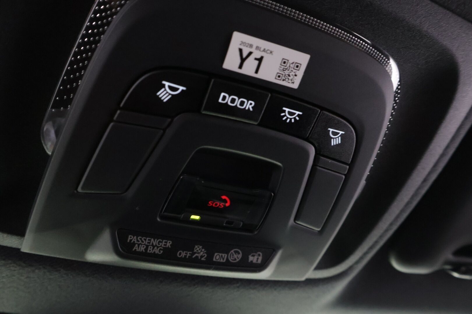 Toyota C-HR 2024 1,8 Hybrid Active Plus *KeylessGo / Adapt. vakkari / Lane assist / Wireless Carplay / P. kamera!* - 3,99 % KORKOTARJOUS TÄHÄN AUTOON - *Huolto juuri tehty Toyotalla! 2x melkein uudet renkaat ja vanteet!*