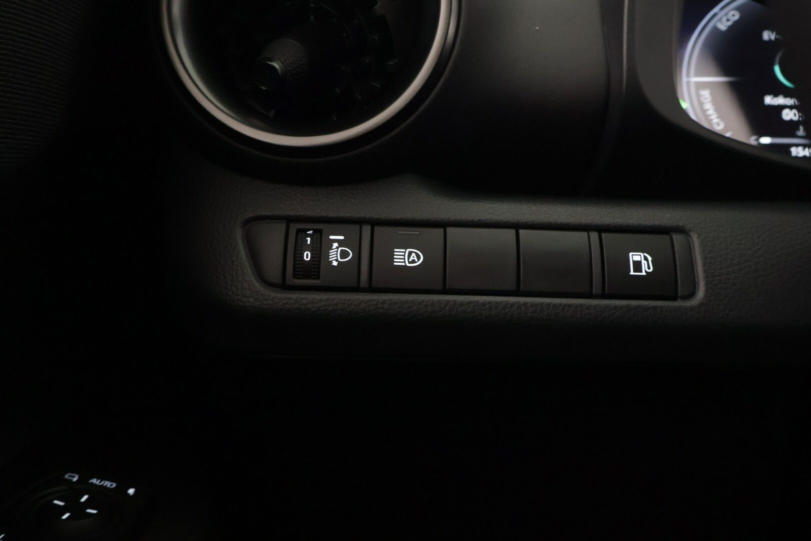 Toyota C-HR 2024 1,8 Hybrid Active Plus *KeylessGo / Adapt. vakkari / Lane assist / Wireless Carplay / P. kamera!* - 3,99 % KORKOTARJOUS TÄHÄN AUTOON - *Huolto juuri tehty Toyotalla! 2x melkein uudet renkaat ja vanteet!*