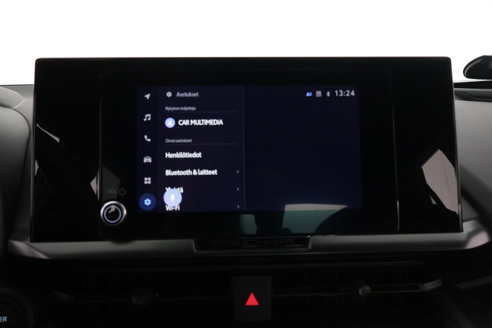 Toyota C-HR 2024 1,8 Hybrid Active Plus *KeylessGo / Adapt. vakkari / Lane assist / Wireless Carplay / P. kamera!* - 3,99 % KORKOTARJOUS TÄHÄN AUTOON - *Huolto juuri tehty Toyotalla! 2x melkein uudet renkaat ja vanteet!*