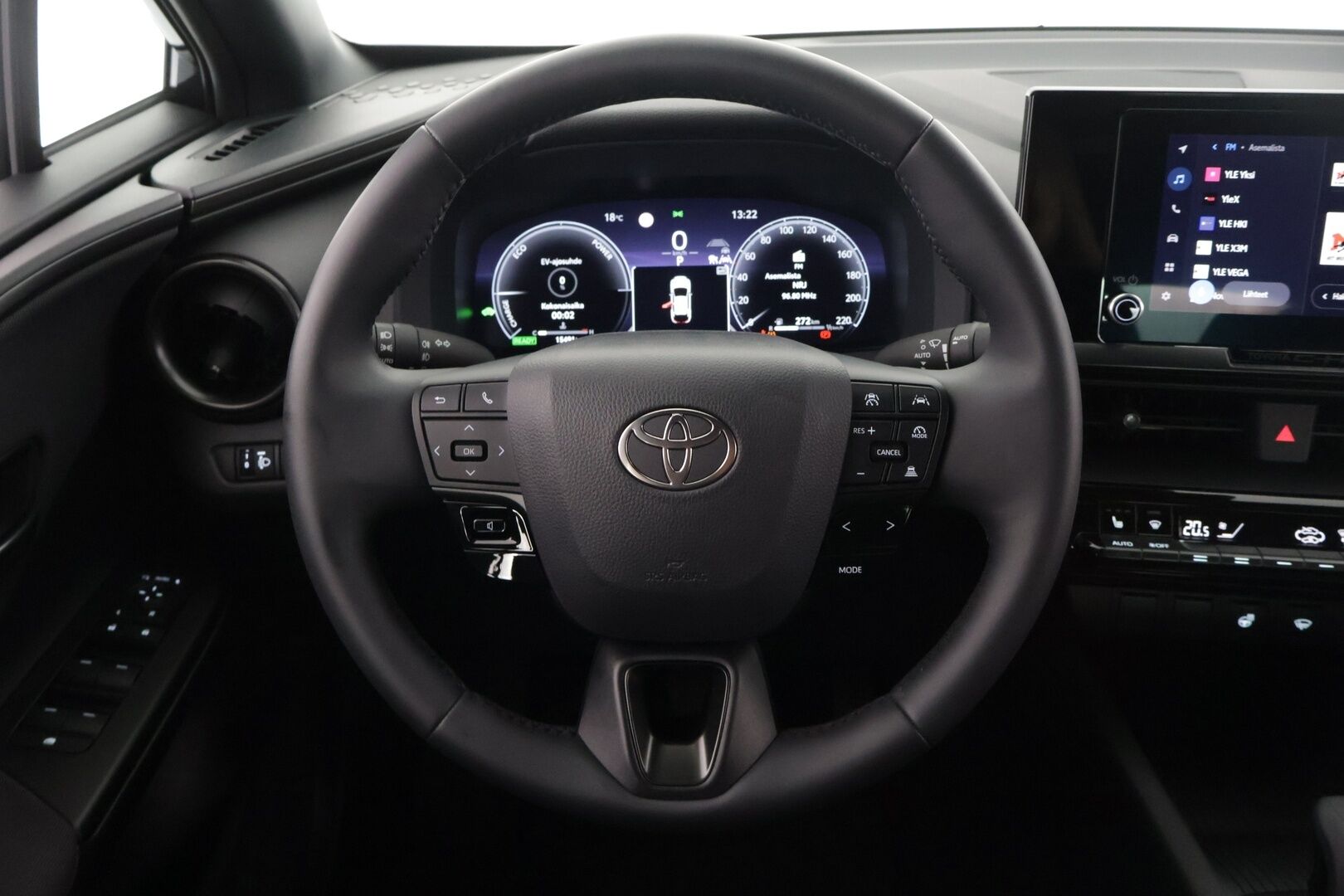 Toyota C-HR 2024 1,8 Hybrid Active Plus *KeylessGo / Adapt. vakkari / Lane assist / Wireless Carplay / P. kamera!* - 3,99 % KORKOTARJOUS TÄHÄN AUTOON - *Huolto juuri tehty Toyotalla! 2x melkein uudet renkaat ja vanteet!*