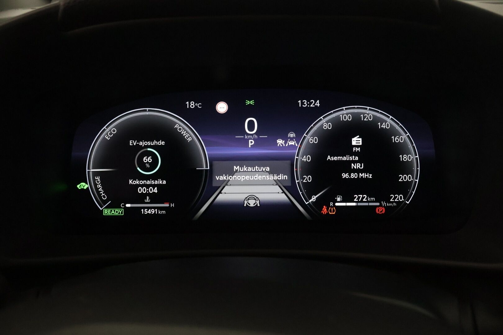 Toyota C-HR 2024 1,8 Hybrid Active Plus *KeylessGo / Adapt. vakkari / Lane assist / Wireless Carplay / P. kamera!* - 3,99 % KORKOTARJOUS TÄHÄN AUTOON - *Huolto juuri tehty Toyotalla! 2x melkein uudet renkaat ja vanteet!*