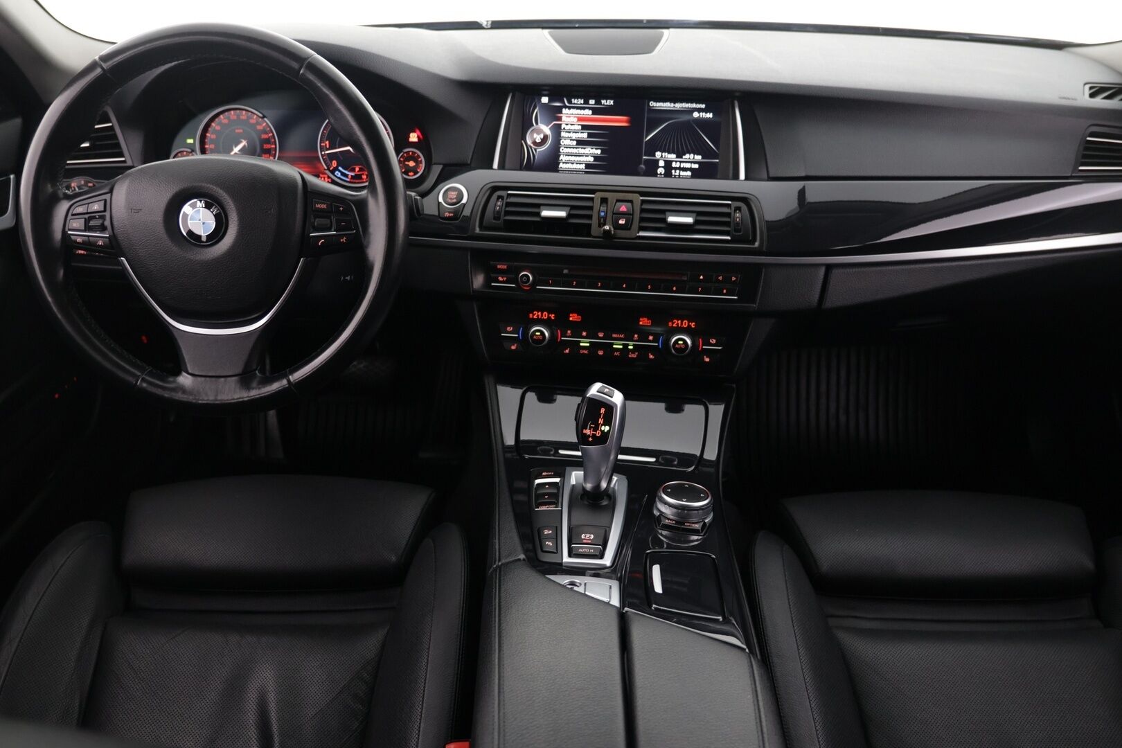 BMW 530 2016 F11 Touring 530d A xDrive Edition Exclusive - Frozen Bronze Metallic | Erinomainen huoltohistoria | Ilmastoidut ja lämmitetyt nahkepenkit muistillla | ACC / Webasto | HUD |