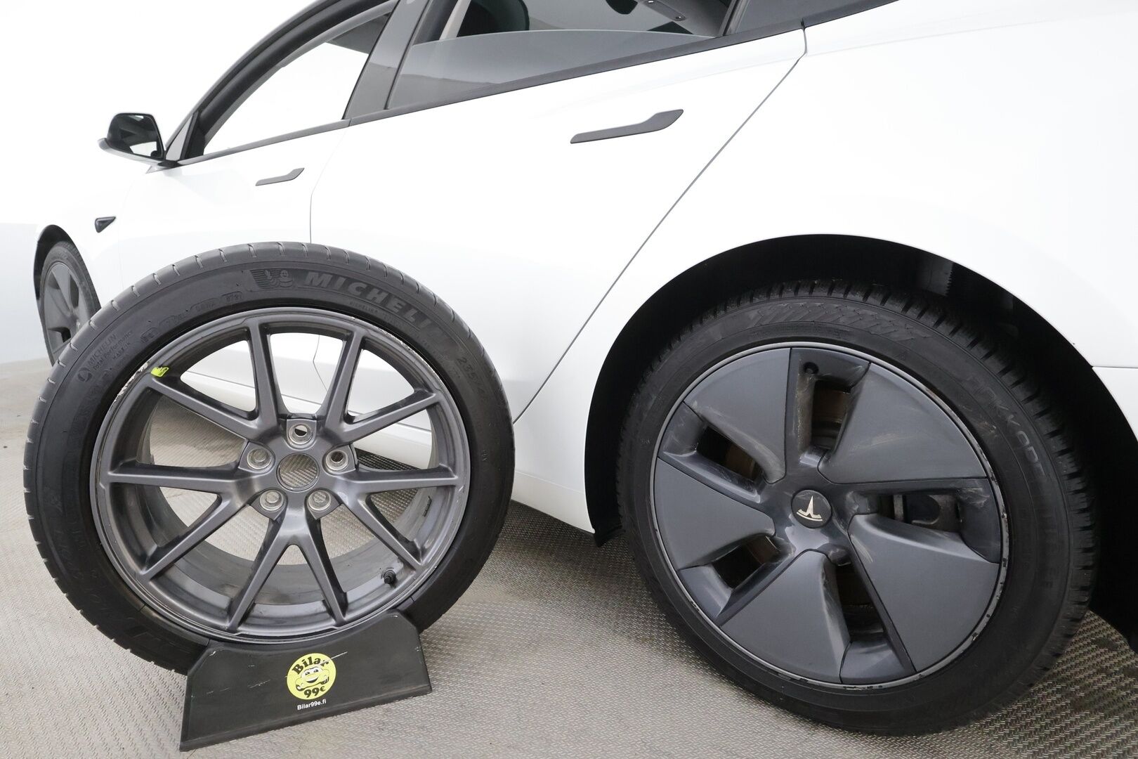 Tesla Model 3 2021 Long Range Dual Motor * Koukku / Lasikatto / ILP / ACC / Matrix-LED / Muistipenkki / P.kamera / Premium Audio * - Kahdet renkaat - HULLUT JOULUT KORKOTARJOUS 2,49% 