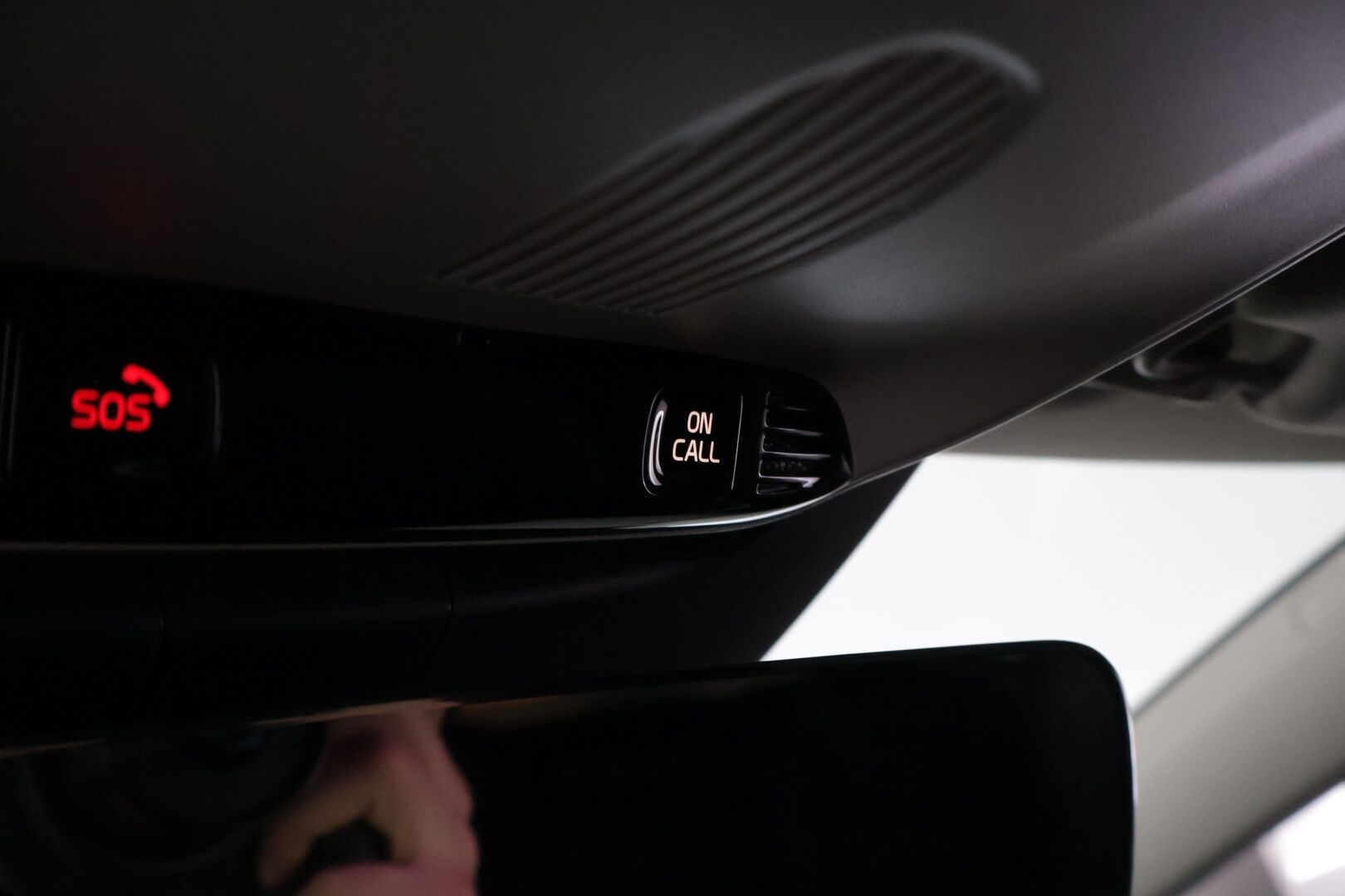 Volvo V90 2019 D3 AWD Business Inscription aut* Webasto / Vetokoukku / Pilot assist / P. Kamera / Sportti nahat / ACC / Keyless GO* - Suomi-auto / Puskurin alle taittuva vetokoukku / Ratinlämmitin / Adapt LED - HULLUT AVAJAISHULINAT KORKOTARJOUS 3,29 %