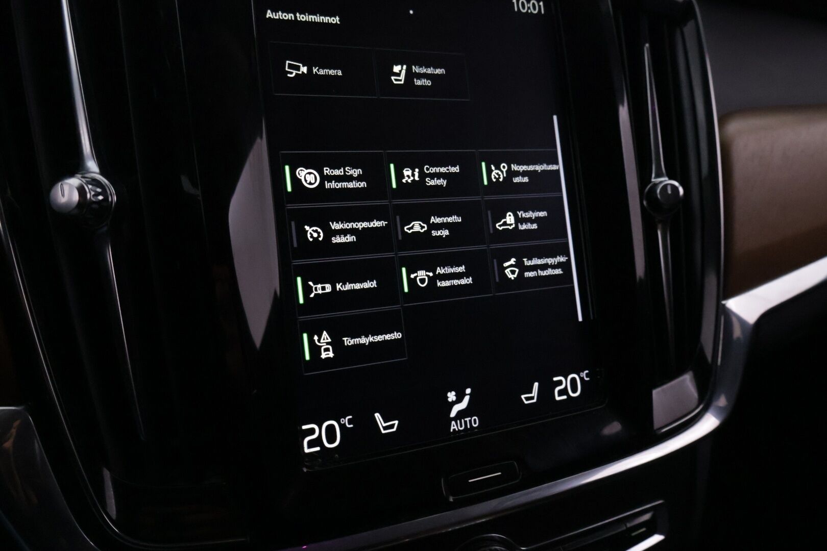 Volvo V90 2019 D3 AWD Business Inscription aut* Webasto / Vetokoukku / Pilot assist / P. Kamera / Sportti nahat / ACC / Keyless GO* - Suomi-auto / Puskurin alle taittuva vetokoukku / Ratinlämmitin / Adapt LED - HULLUT AVAJAISHULINAT KORKOTARJOUS 3,29 %