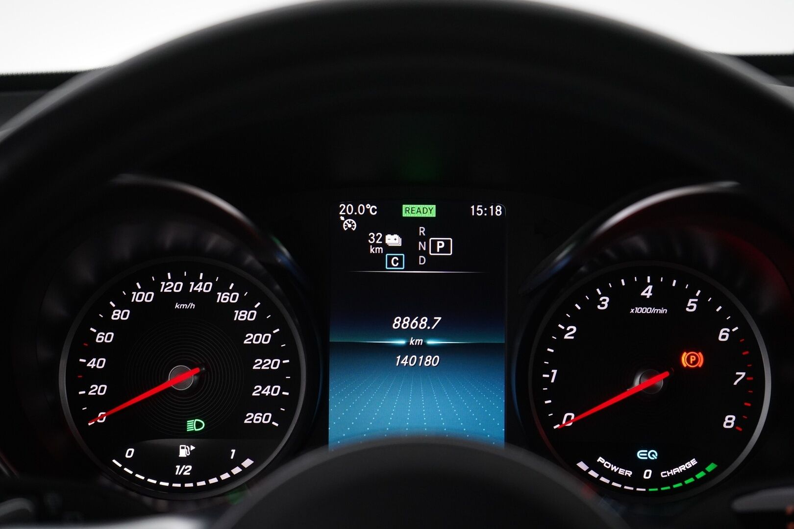Mercedes-Benz GLC 2020 300 e 4MATIC A Business EQ Power * Koukku / Kamera / Navi / Vakkari / Burmester * - Kahdet renkaat / AMG / Astinlaudat