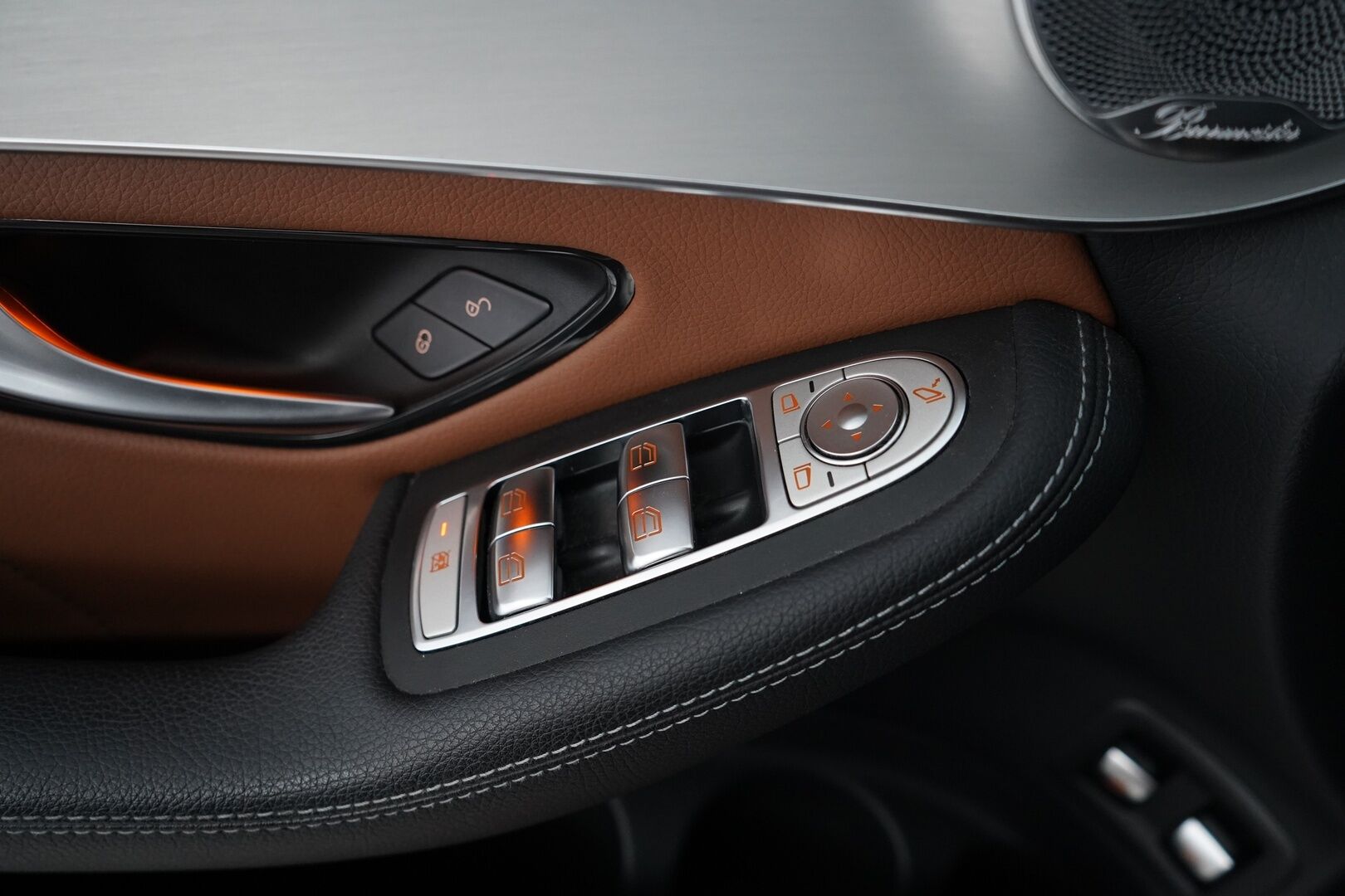 Mercedes-Benz GLC 2020 300 e 4MATIC A Business EQ Power * Koukku / Kamera / Navi / Vakkari / Burmester * - Kahdet renkaat / AMG / Astinlaudat