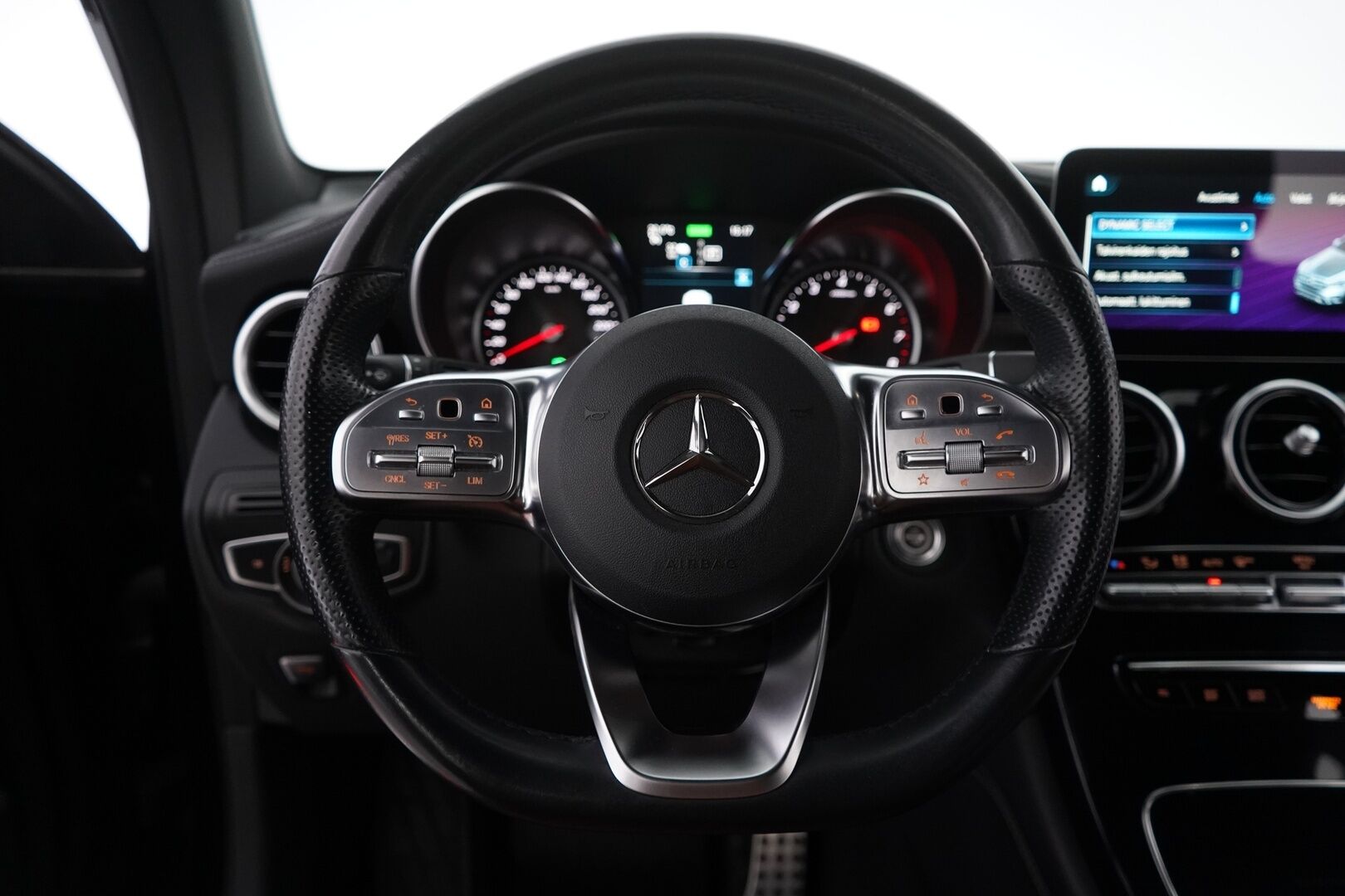 Mercedes-Benz GLC 2020 300 e 4MATIC A Business EQ Power * Koukku / Kamera / Navi / Vakkari / Burmester * - Kahdet renkaat / AMG / Astinlaudat