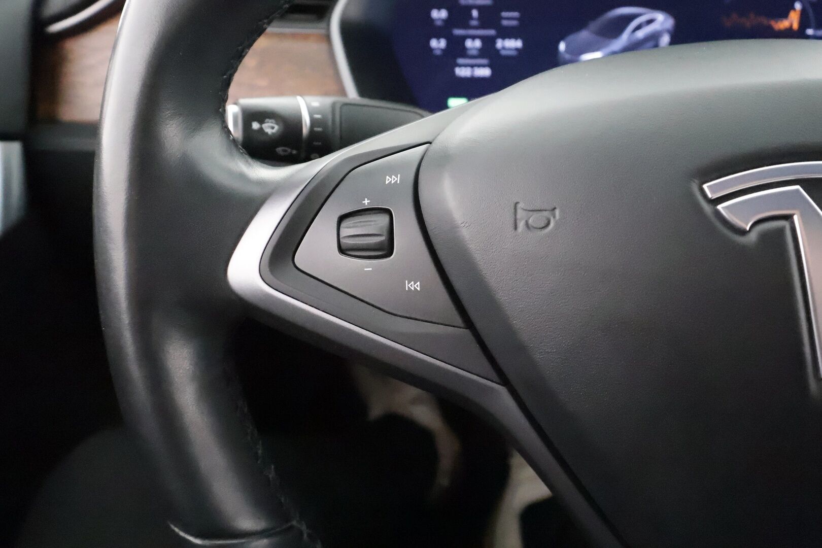 Tesla Model S 2021 Long Range AWD * Ilma-alusta / ACC / LED / P.Kamera / Muistipenkki / Navi / Kaistavahti / Keyless * - 2x Latauskaapelit / Kahdet renkaat aluvanteilla