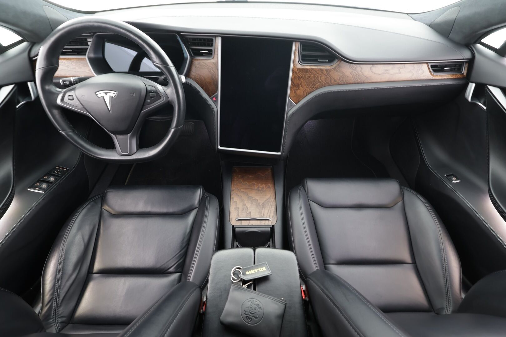 Tesla Model S 2021 Long Range AWD * Ilma-alusta / ACC / LED / P.Kamera / Muistipenkki / Navi / Kaistavahti / Keyless * - 2x Latauskaapelit / Kahdet renkaat aluvanteilla