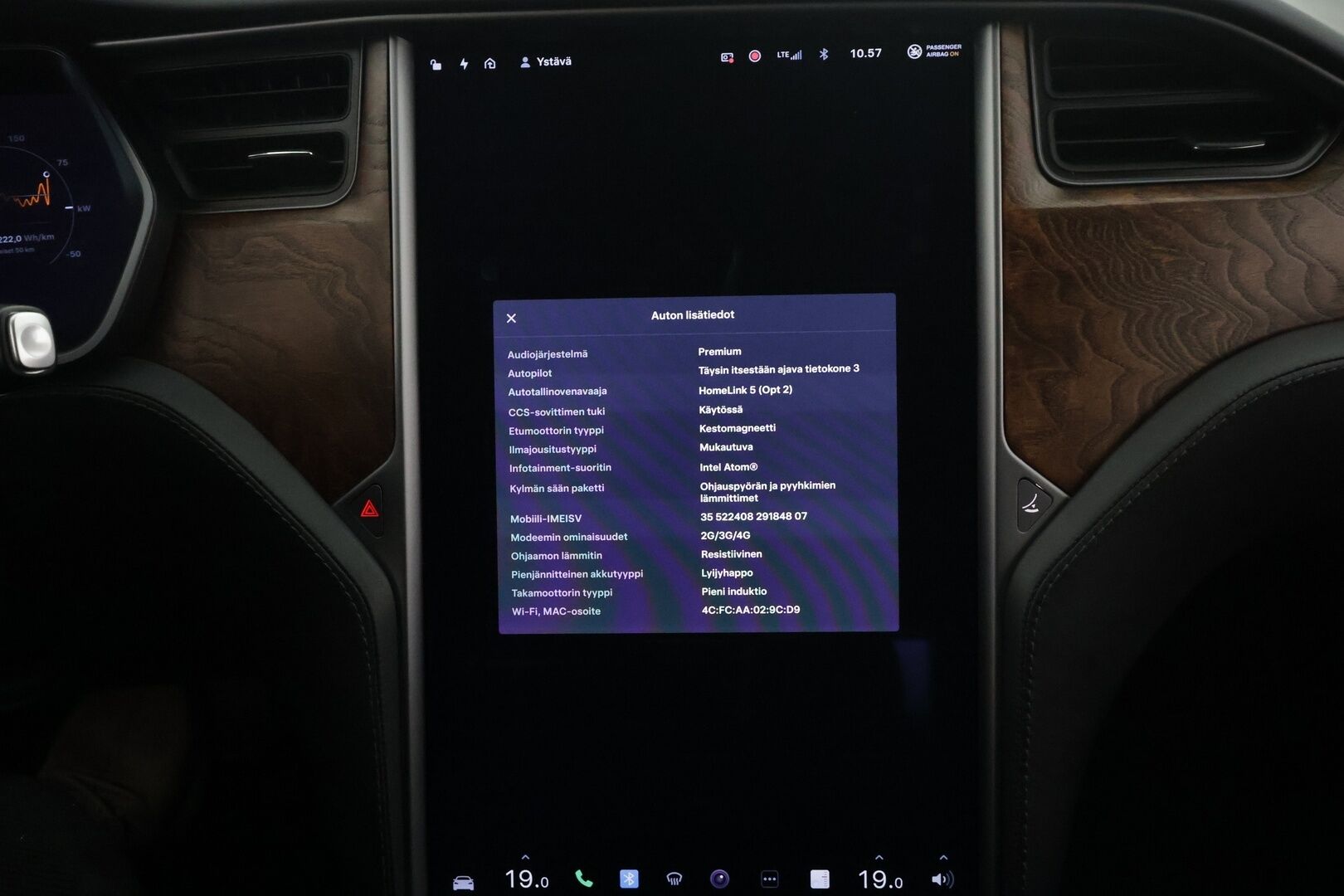 Tesla Model S 2021 Long Range AWD * Ilma-alusta / ACC / LED / P.Kamera / Muistipenkki / Navi / Kaistavahti / Keyless * - 2x Latauskaapelit / Kahdet renkaat aluvanteilla