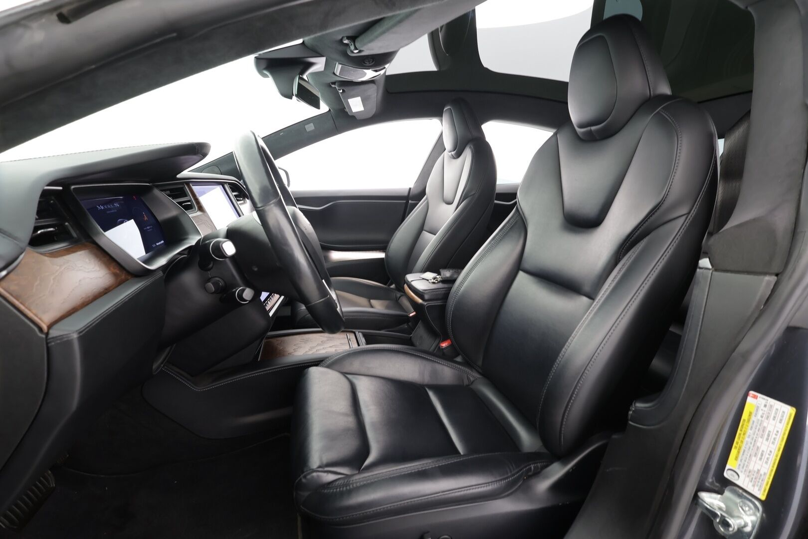 Tesla Model S 2021 Long Range AWD * Ilma-alusta / ACC / LED / P.Kamera / Muistipenkki / Navi / Kaistavahti / Keyless * - 2x Latauskaapelit / Kahdet renkaat aluvanteilla