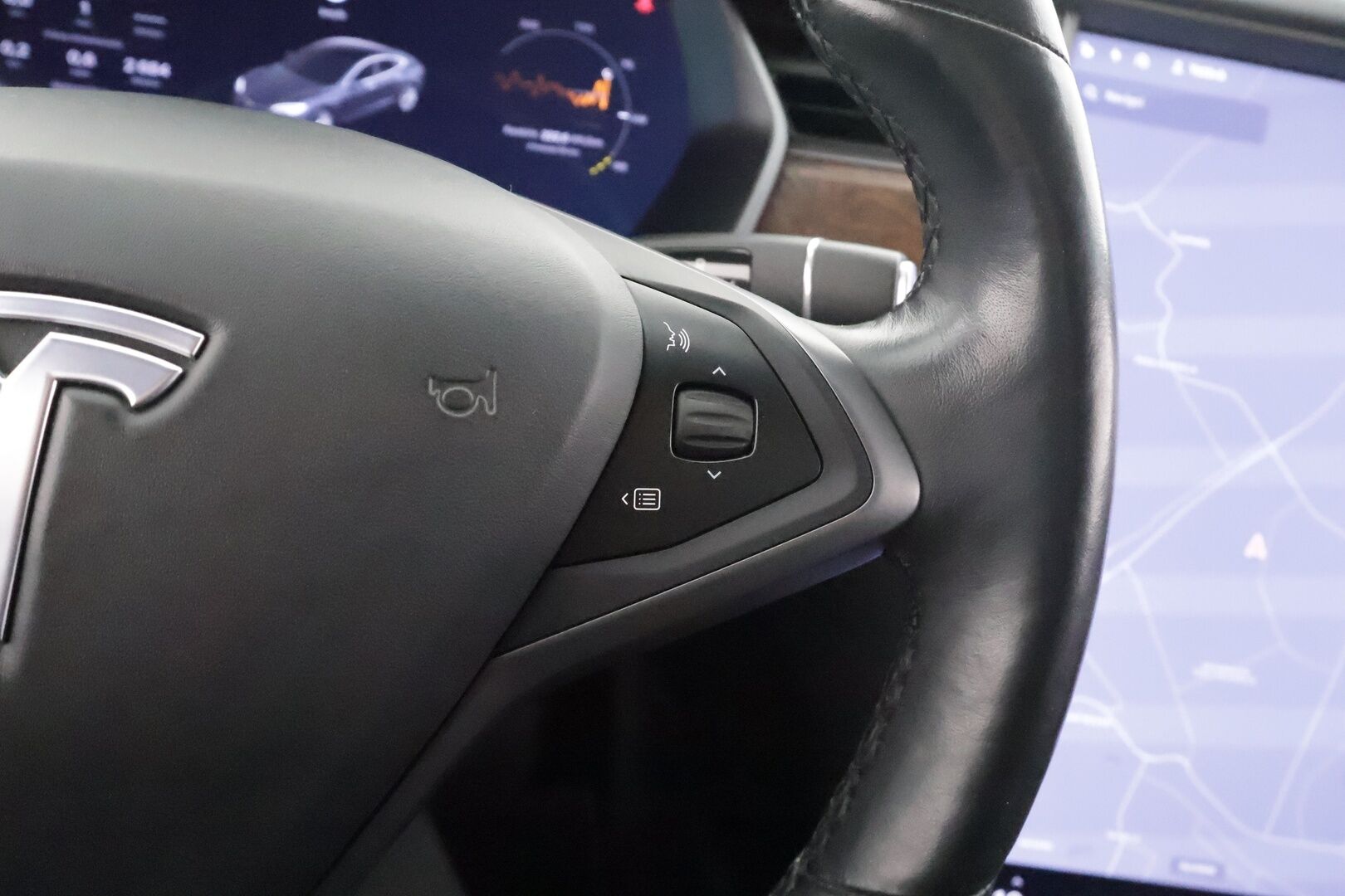 Tesla Model S 2021 Long Range AWD * Ilma-alusta / ACC / LED / P.Kamera / Muistipenkki / Navi / Kaistavahti / Keyless * - 2x Latauskaapelit / Kahdet renkaat aluvanteilla