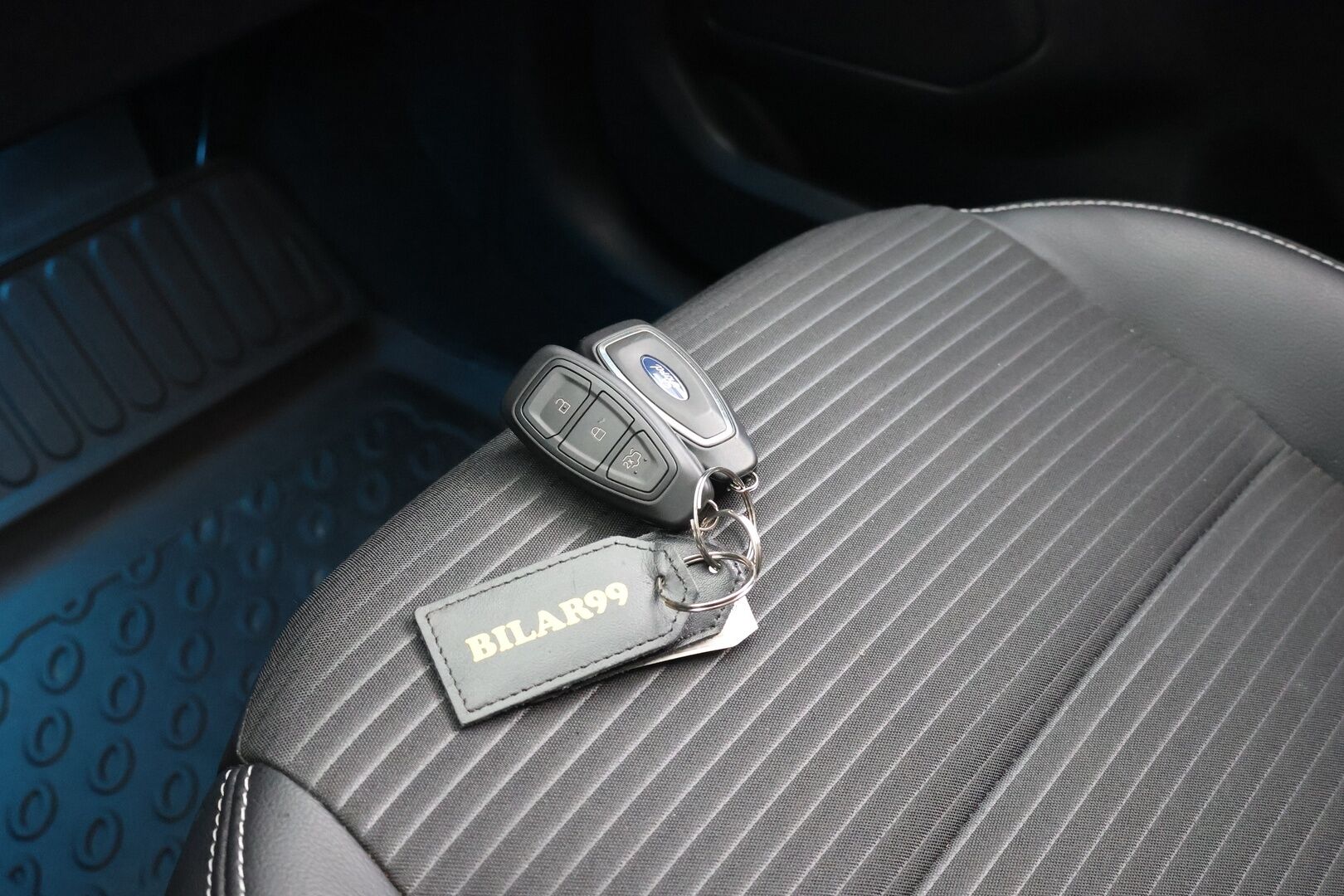 Ford Kuga 2024 2,5 Ladattava hybridi (PHEV) 225hv CVT FWD Titanium X Business Edition 5-ovinen - ACC | 180-kamera | B&O | Vetokoukku | Suomi-auto | 2-om | Merkkihuollettu