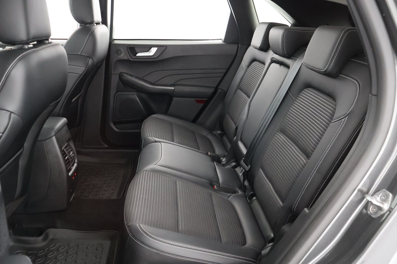 Ford Kuga 2024 2,5 Ladattava hybridi (PHEV) 225hv CVT FWD Titanium X Business Edition 5-ovinen - ACC | 180-kamera | B&O | Vetokoukku | Suomi-auto | 2-om | Merkkihuollettu