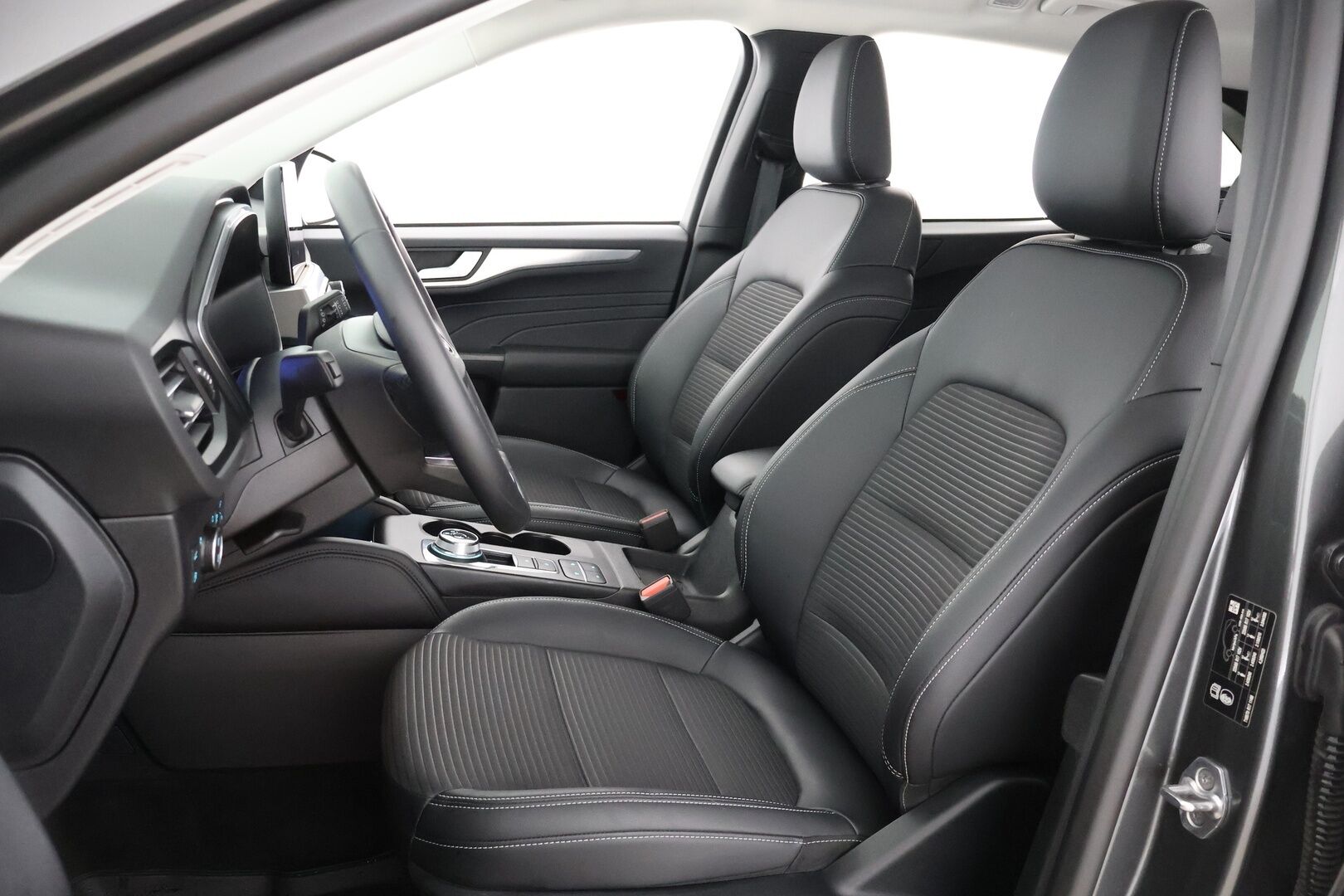 Ford Kuga 2024 2,5 Ladattava hybridi (PHEV) 225hv CVT FWD Titanium X Business Edition 5-ovinen - ACC | 180-kamera | B&O | Vetokoukku | Suomi-auto | 2-om | Merkkihuollettu
