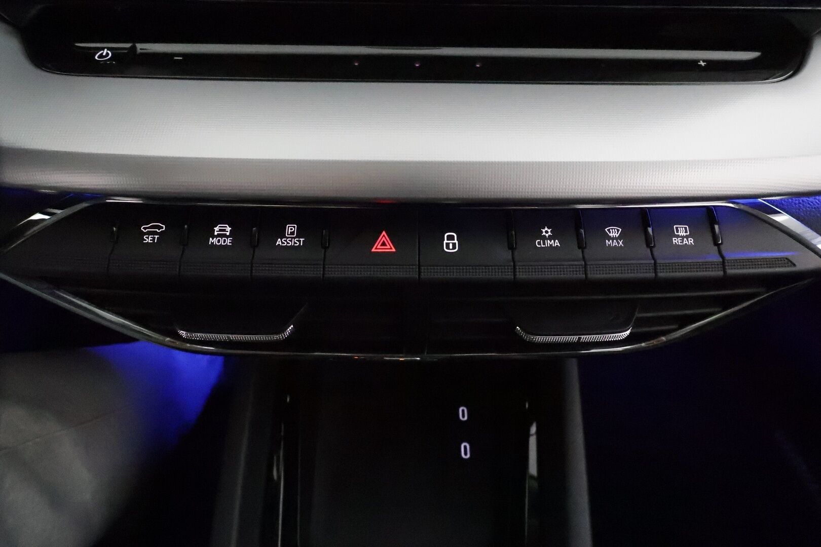 Skoda Octavia 2021 Combi 1.4 TSI PHEV Style iV DSG Autom. * Webasto / Matrix LED / HUD / Navi / Muistipenkit / Peruutustutkat - Akku kuntotarkastettu / Kahdet renkaat aluvanteilla - HULLU BLACKWEEK KORKOTARJOUS 2,49%