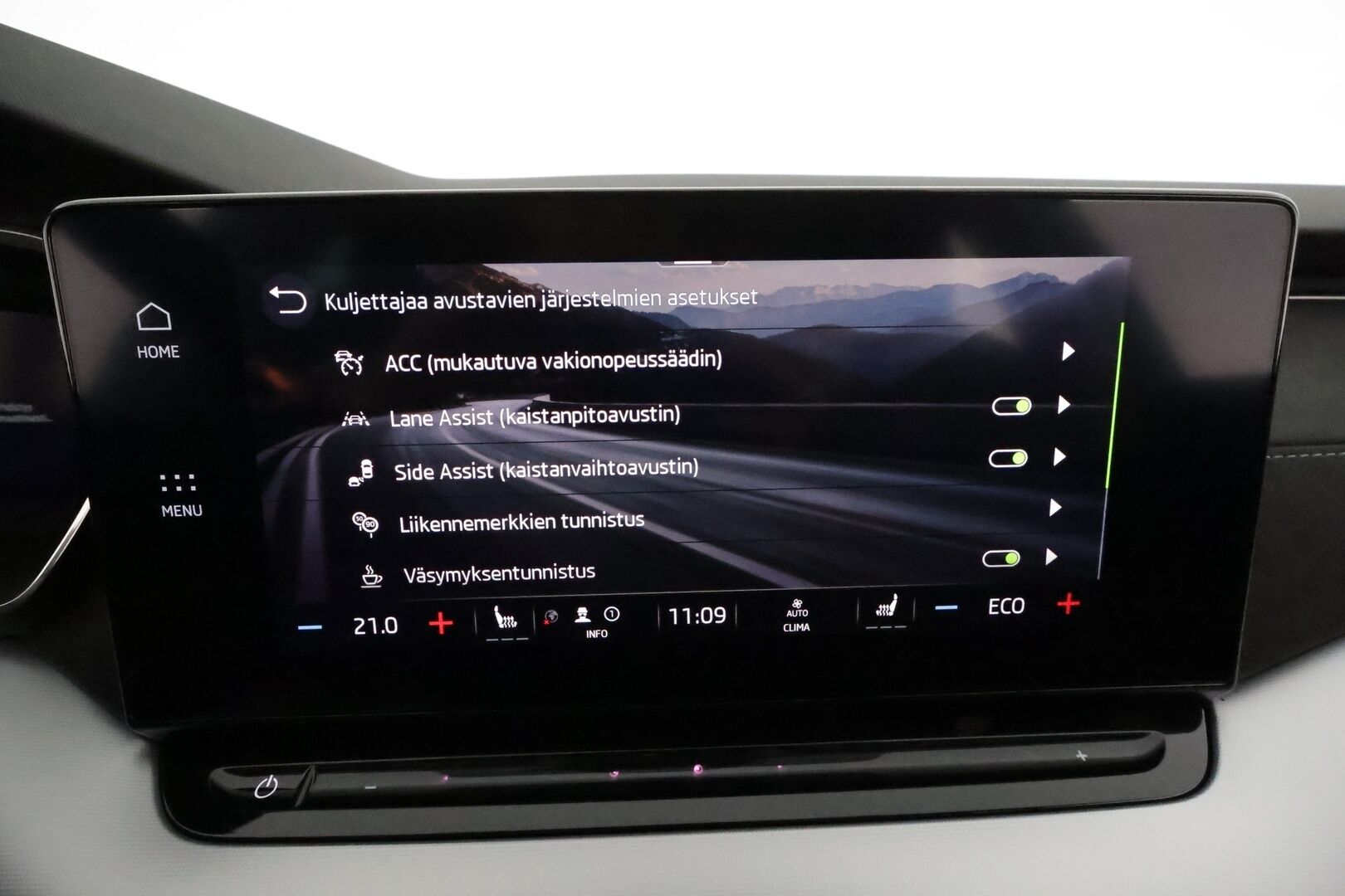 Skoda Octavia 2021 Combi 1.4 TSI PHEV Style iV DSG Autom. * Adapt.Vakkari / Matrix LED / HUD / Navi / Muistipenkit / Peruutustutkat - Kahdet renkaat aluvanteilla