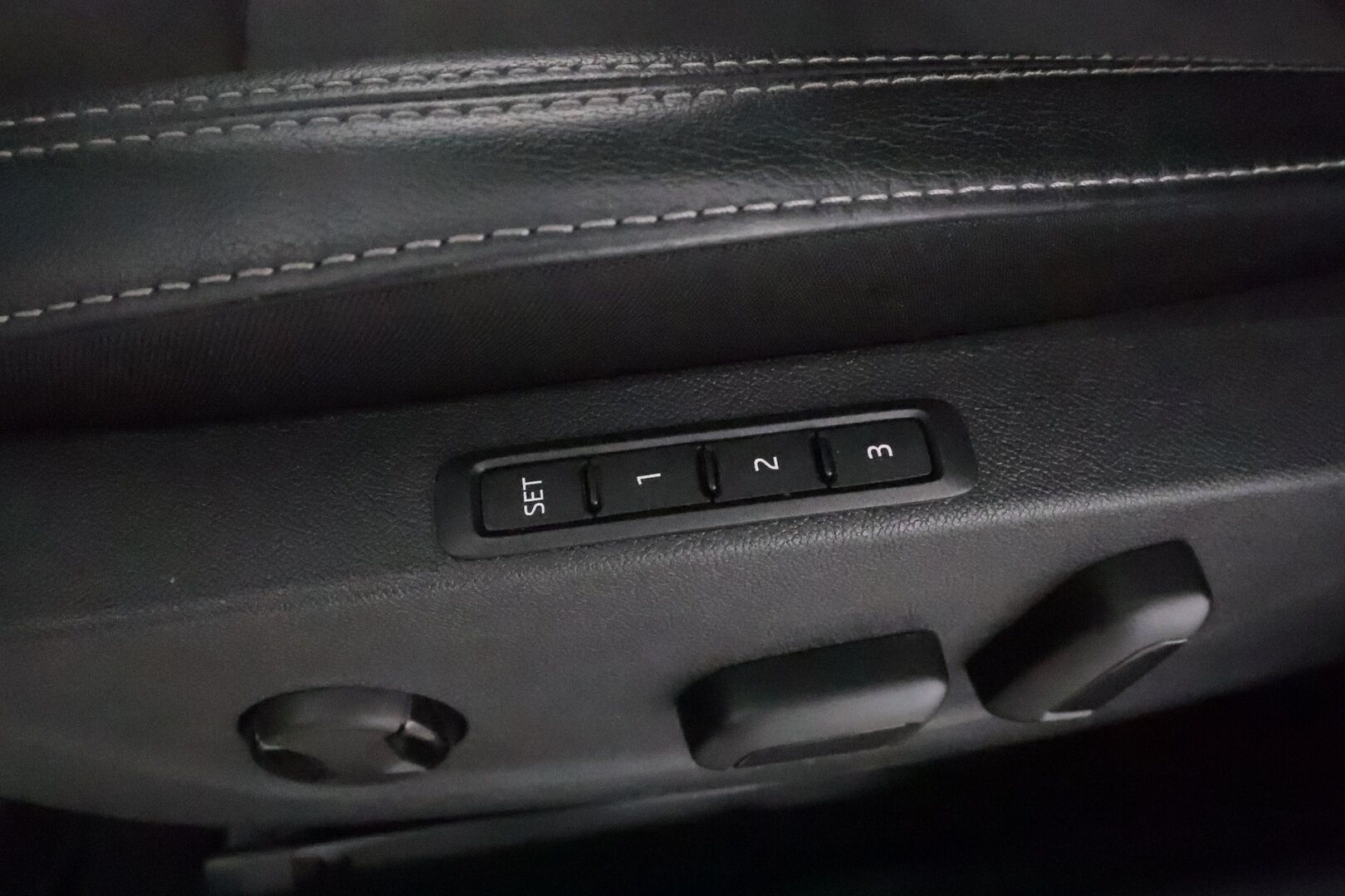 Skoda Octavia 2021 Combi 1.4 TSI PHEV Style iV DSG Autom. * Webasto / Matrix LED / HUD / Navi / Muistipenkit / Peruutustutkat - Akku kuntotarkastettu / Kahdet renkaat aluvanteilla - HULLU BLACKWEEK KORKOTARJOUS 2,49%