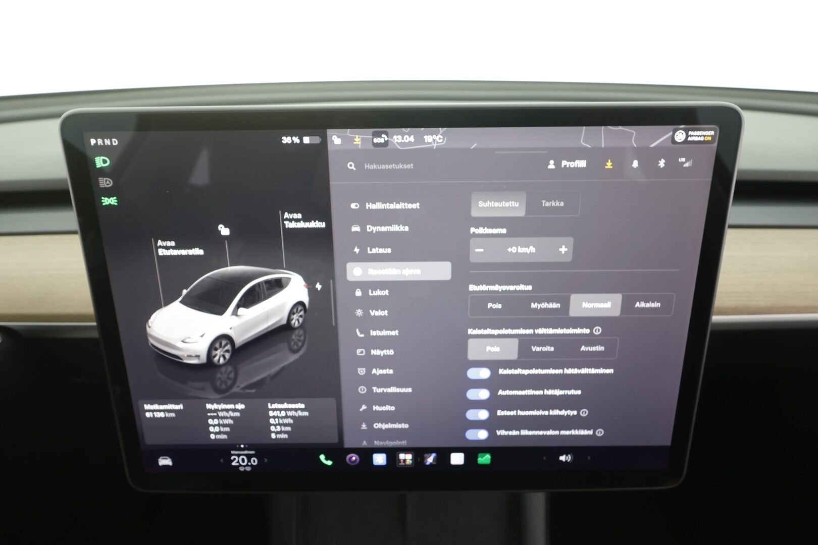 Tesla Model Y 2024 RWD - | ACC | Koukku | ALV | ILP | Ryzen | Matrix | Lasikatto | Premium Audio | Muistipenkki | Nahkasisusta | P.kamera | 1-om suomiauto | 2x renkaat aluin | 