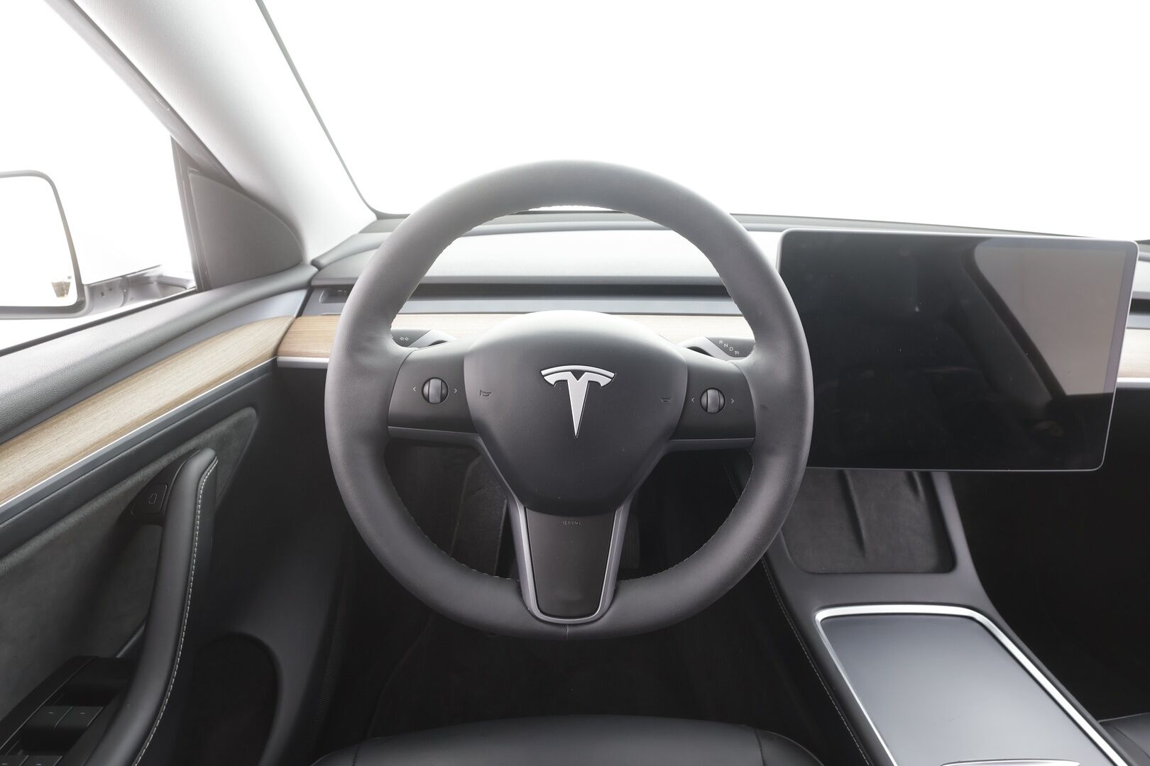 Tesla Model Y 2024 RWD - | ACC | Koukku | ALV | ILP | Ryzen | Matrix | Lasikatto | Premium Audio | Muistipenkki | Nahkasisusta | P.kamera | 1-om suomiauto | 2x renkaat aluin | 