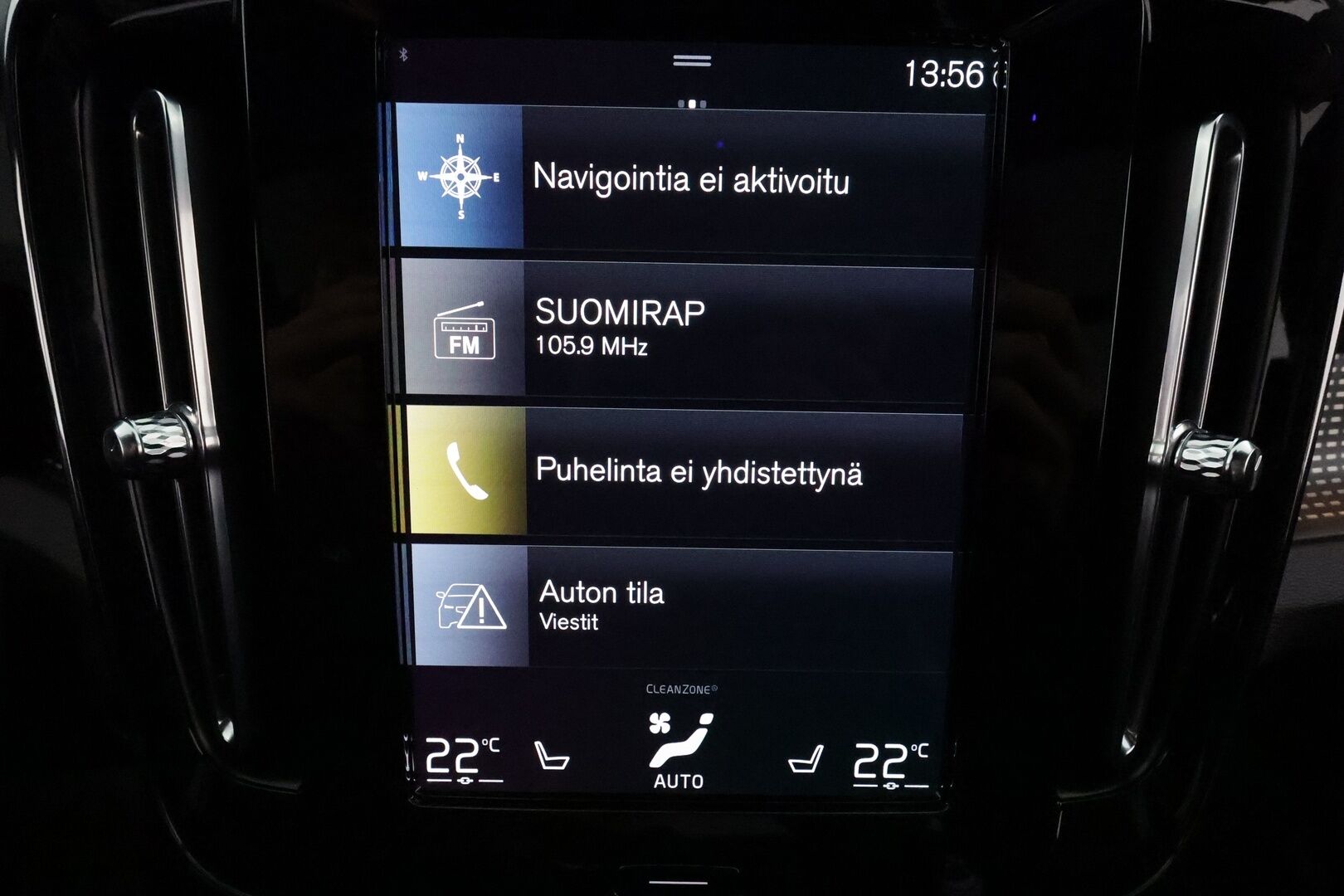 Volvo XC40 2022 T4 TwE R-Design Edition aut **Webasto / Koukku / Panorama / ACC / LED / P.Kamera / Sporttipenkit / Kaistavahti** - 3,99 % KORKOTARJOUS TÄHÄN AUTOON 28.9. ASTI! - Akku kuntotarkastettu / 2x Latauskaapelit / Kahdet Renkaat / Merkkihuollettu!