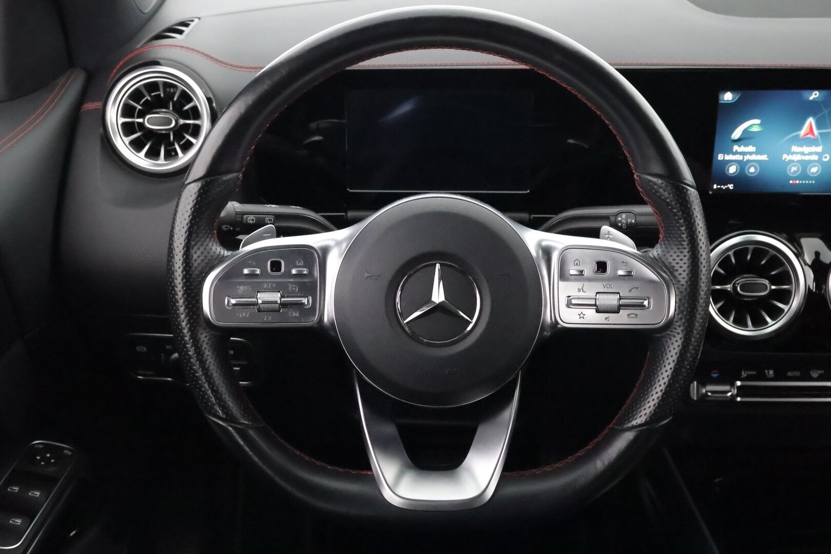 Mercedes-Benz EQA 2022 250 Business AMG - Vetokoukku | Peruutuskamera | Nahka-Alcantara | LED High Performance | Night Paketti | Comand Navi | Kahdet Vanteet | Merkkihuollot | Akku kuntotarkastettu!