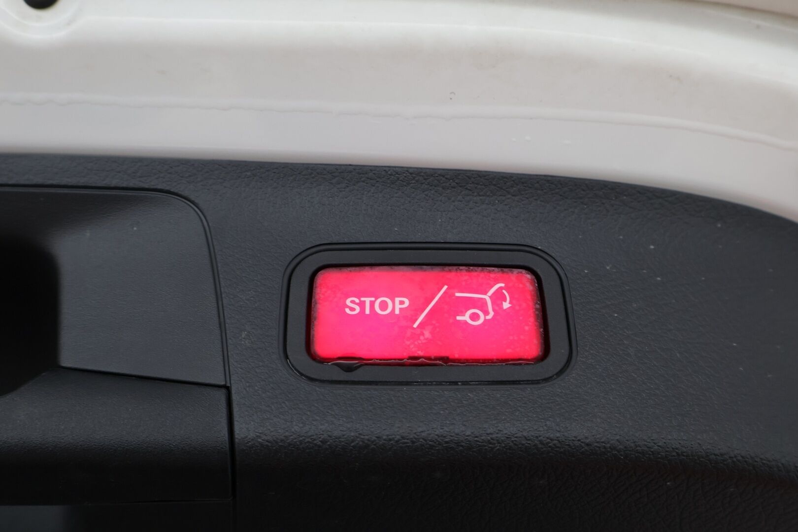 Mercedes-Benz EQA 2022 250 Business AMG * Vetokoukku / Peruutuskamera / Nahka-Alcantara / LED High Performance / Merkkihuollot - Night Paketti / Comand Navi / Juuri tullut Tampereelle!