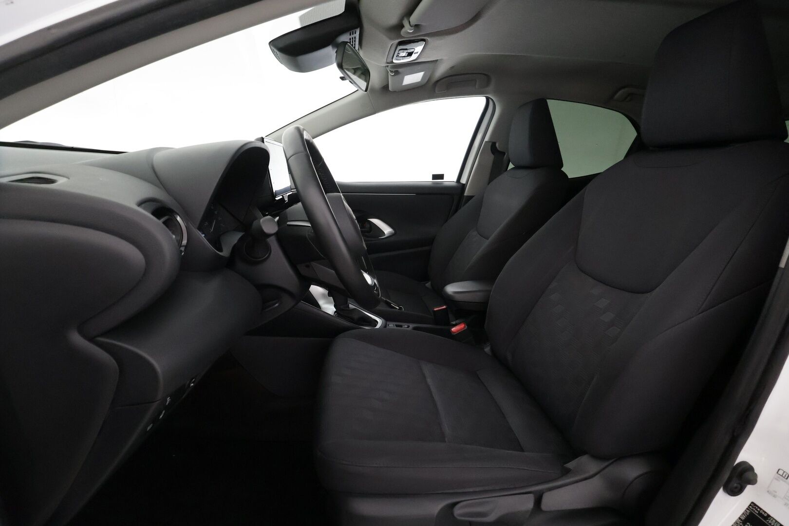 Toyota Yaris 2024 1,5 Hybrid 116 Active - | ACC | P.Kamera | Kaistavahti | Apple&Android | PDA | Kaukovaloautomatiikka | Ratinlämmitys | 1-om suomi-auto | Kahdet renkaat | Merkkihuollot |