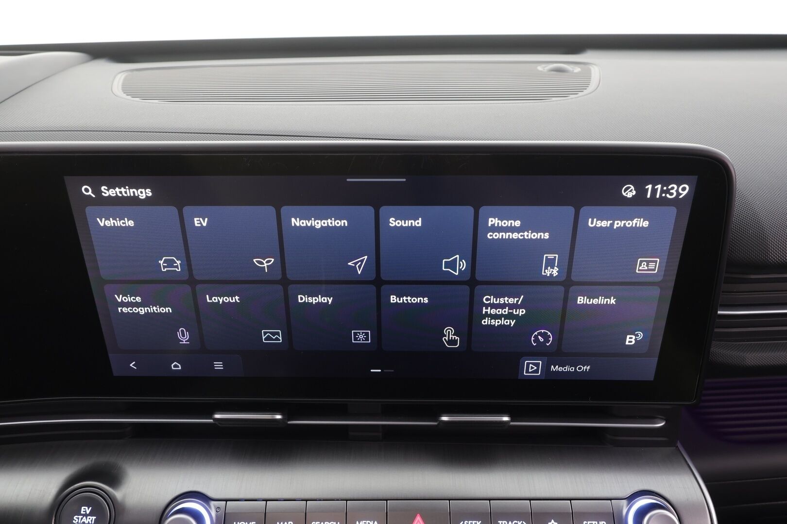 Hyundai KONA 2024 65 kWh 217 hv Premium - | ACC | ILP | Koukku | BOSE | HUD | 360° | Ilmastoidut nahat | Lasikattoluukku | Muistipenkki | LED | Navi | Keyless | Ratinlämmitin | 2x Renkaat | Merkkihuollettu |