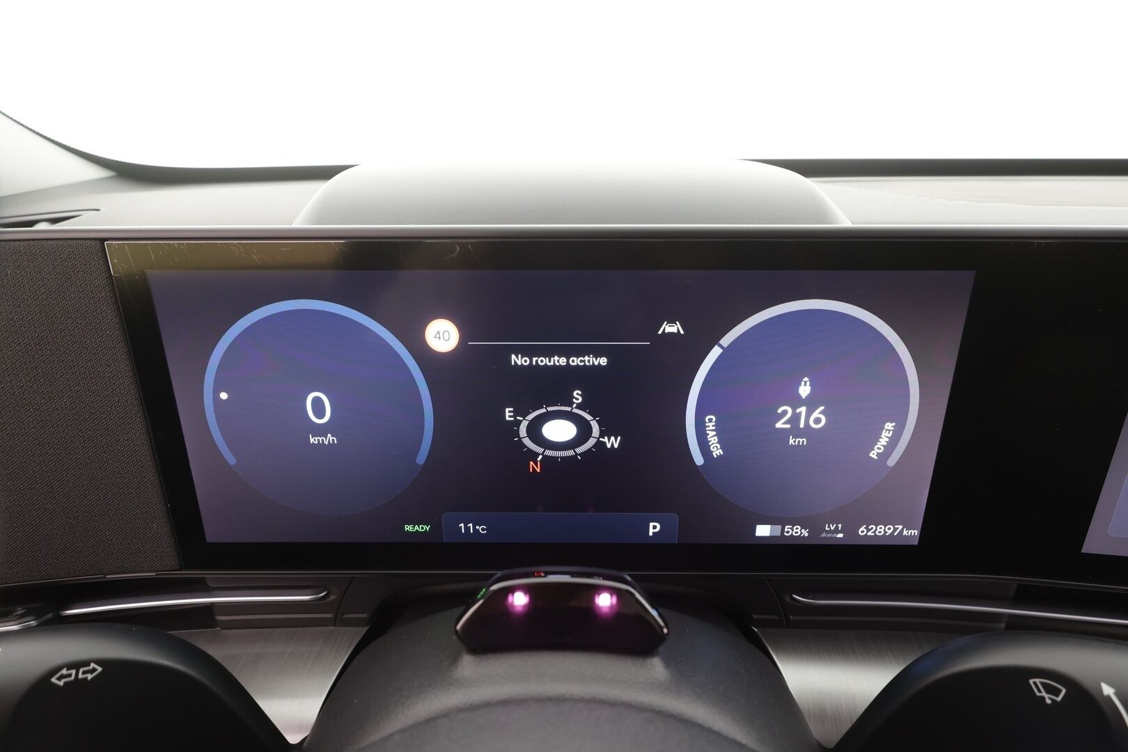 Hyundai KONA 2024 65 kWh 217 hv Premium - | ACC | ILP | Koukku | Bose | HUD | 360° | Ilmastoidut nahat | Lasikattoluukku | Muistipenkki | LED | Navi | Keyless | Ratinlämmitin | 2x Renkaat | Merkkihuollettu |