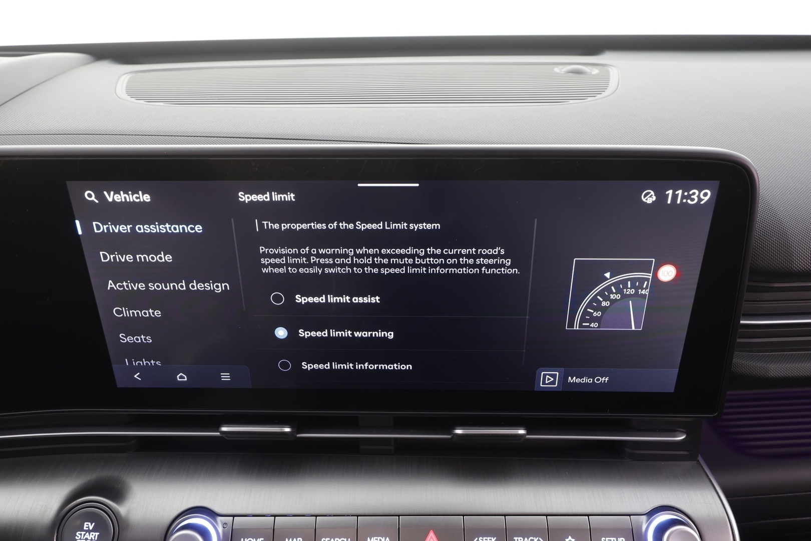 Hyundai KONA 2024 65 kWh 217 hv Premium - | ACC | ILP | Koukku | Bose | HUD | 360° | Ilmastoidut nahat | Lasikattoluukku | Muistipenkki | LED | Navi | Keyless | Ratinlämmitin | 2x Renkaat | Merkkihuollettu |