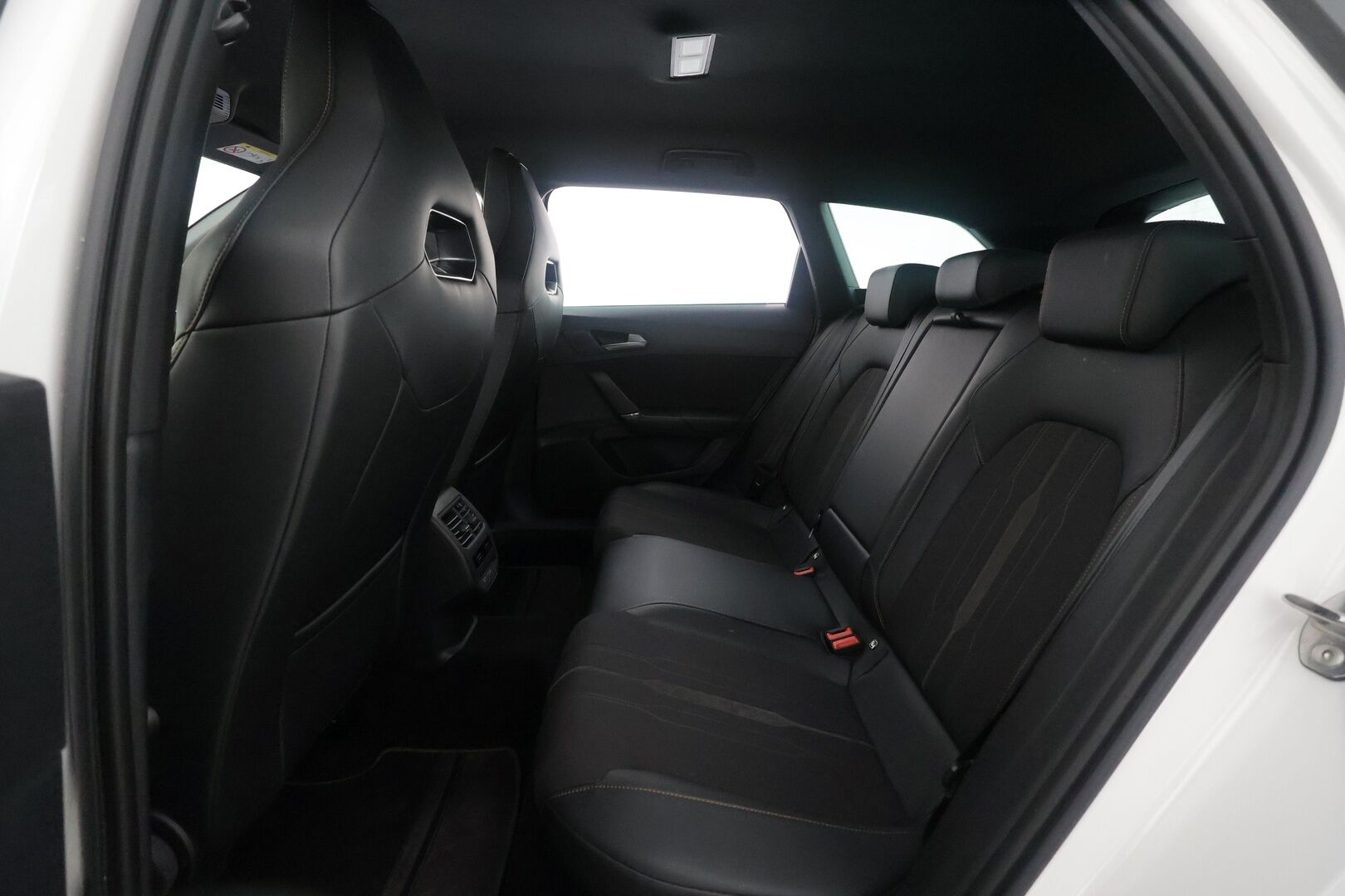 Cupra Leon Sportstourer 2021 1,4 PHEV 180 kW e-HYBRID DSG - | ACC | LED | P.Kamera | Koukku | Puolinahat | Ratinlämmitys | Kaistavahti | Keyless | Navi | Digimittaristo | Kahdet renkaat | - KORKO VAIN 3,99 %