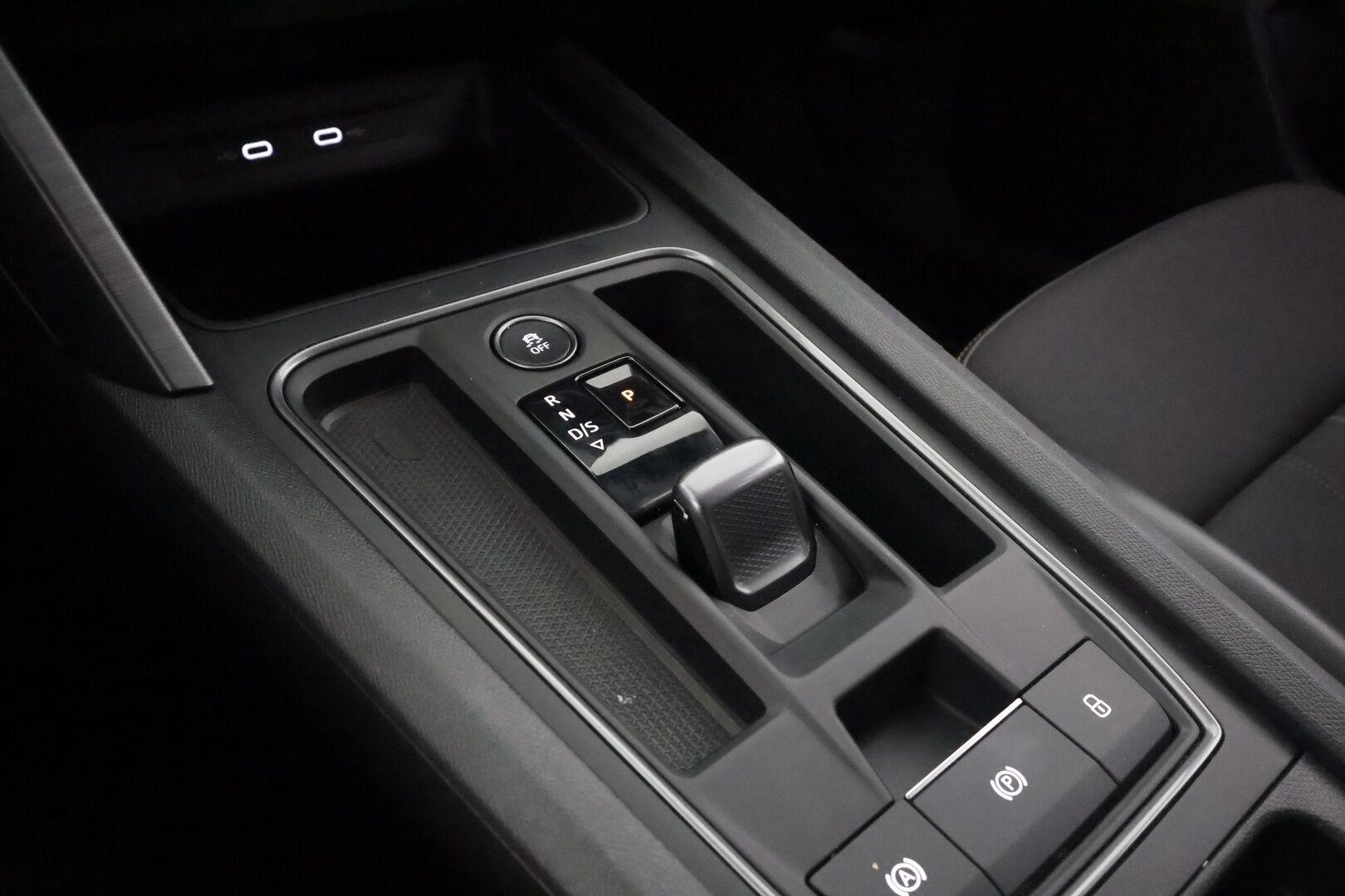 Cupra Leon Sportstourer 2021 1,4 PHEV 180 kW e-HYBRID DSG - | ACC | LED | P.Kamera | Koukku | Puolinahat | Ratinlämmitys | Kaistavahti | Keyless | Navi | Digimittaristo | Kahdet renkaat | - KORKO VAIN 3,99 %