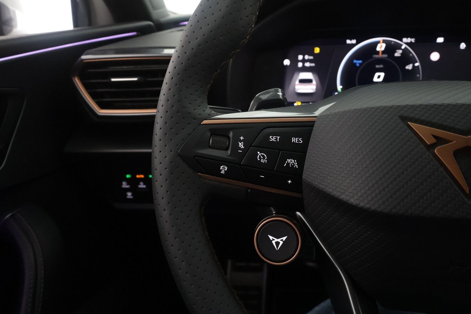 Cupra Leon Sportstourer 2021 1,4 PHEV 180 kW e-HYBRID DSG - | ACC | LED | P.Kamera | Koukku | Puolinahat | Ratinlämmitys | Kaistavahti | Keyless | Navi | Digimittaristo | Kahdet renkaat | - KORKO VAIN 3,99 %