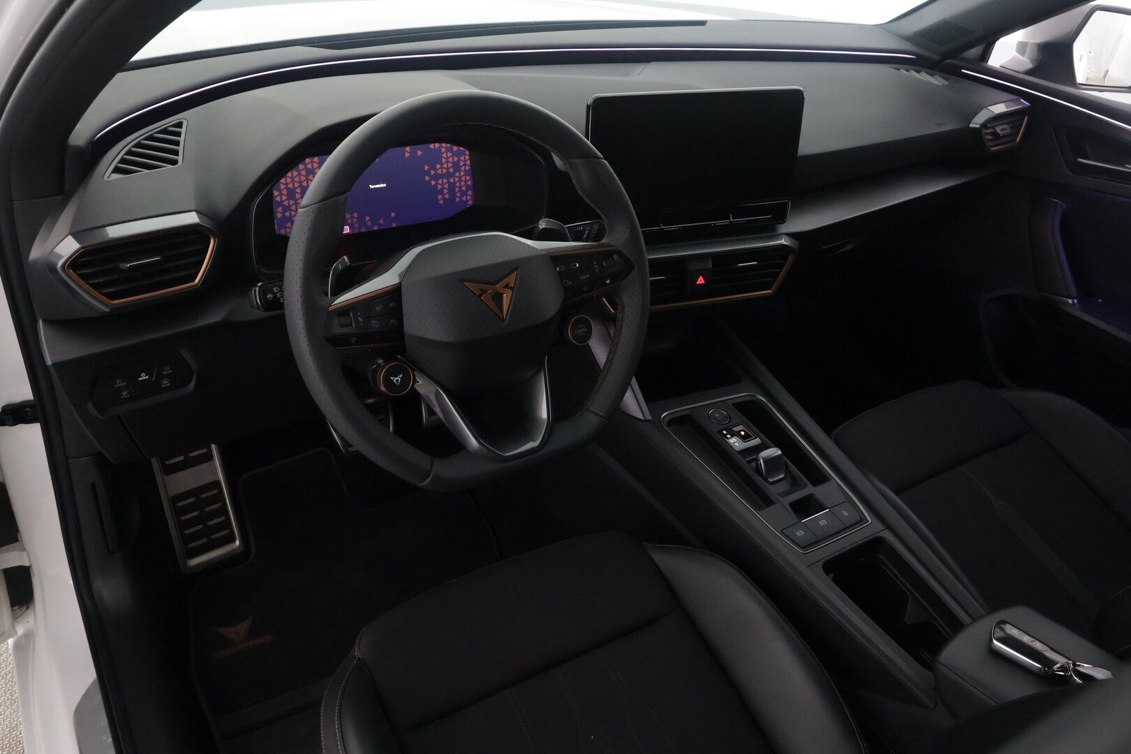 Cupra Leon Sportstourer 2021 1,4 PHEV 180 kW e-HYBRID DSG - | ACC | LED | P.Kamera | Koukku | Puolinahat | Ratinlämmitys | Kaistavahti | Keyless | Navi | Digimittaristo | Kahdet renkaat | - KORKO VAIN 3,99 %