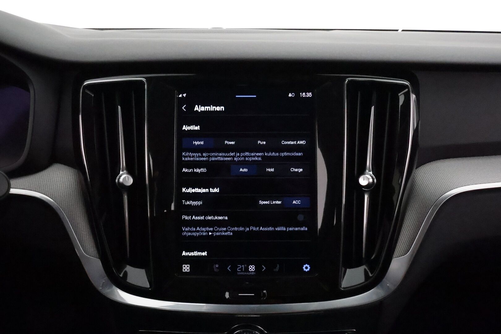 Volvo V60 2023 T6 AWD Long Range Core Bright aut * Lisälämmitin / Adapt.Vakkari / Full LED / Vetokoukku / Nahkasisusta / Navi / 360-Kamera - 3,99 % KORKOTARJOUS TÄHÄN AUTOON 28.9. ASTI! - Akku kuntotarkastettu SoH 97,2% / 2x Latauskaapelit / Kahdet Renkaat