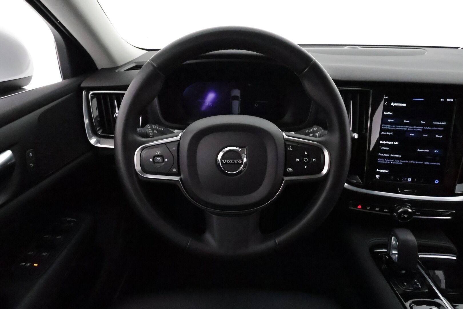 Volvo V60 2023 T6 AWD Long Range Core Bright aut * Lisälämmitin / Adapt.Vakkari / Full LED / Vetokoukku / Nahkasisusta / Navi / 360-Kamera - 3,99 % KORKOTARJOUS TÄHÄN AUTOON 28.9. ASTI! - Akku kuntotarkastettu SoH 97,2% / 2x Latauskaapelit / Kahdet Renkaat
