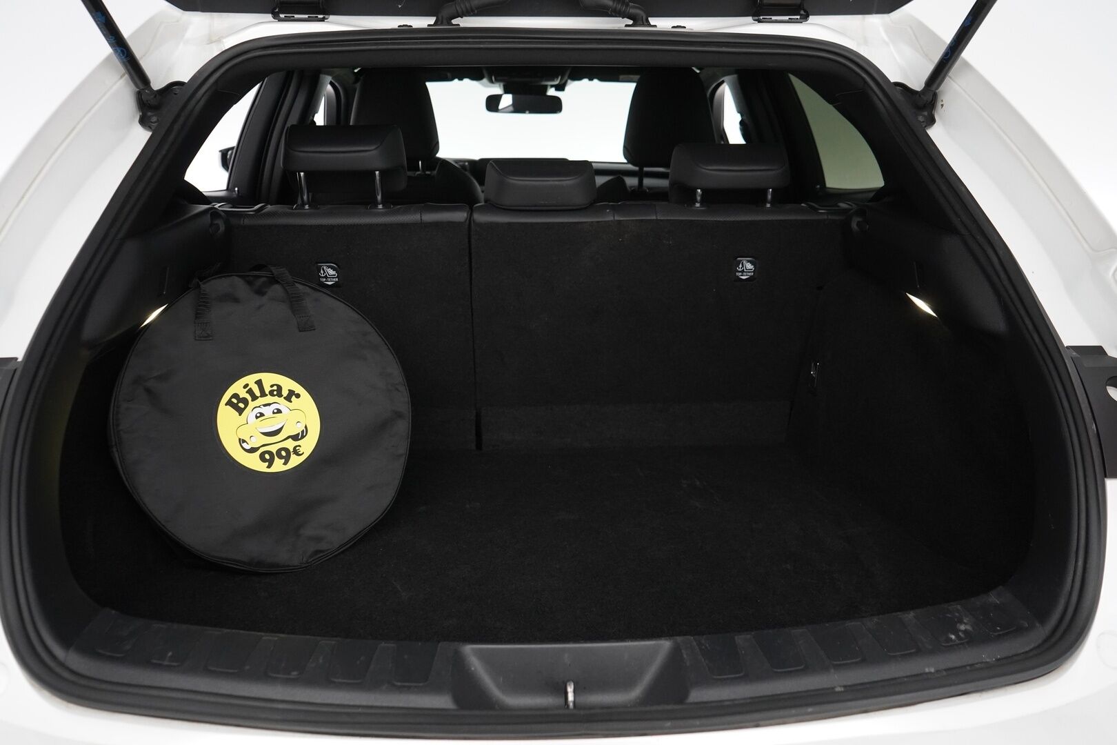 Lexus UX 2022 300e Premium *ACC / Kamera / Ilmastoidut nahat / Keyless* - Kahdet renkaat vanteilla