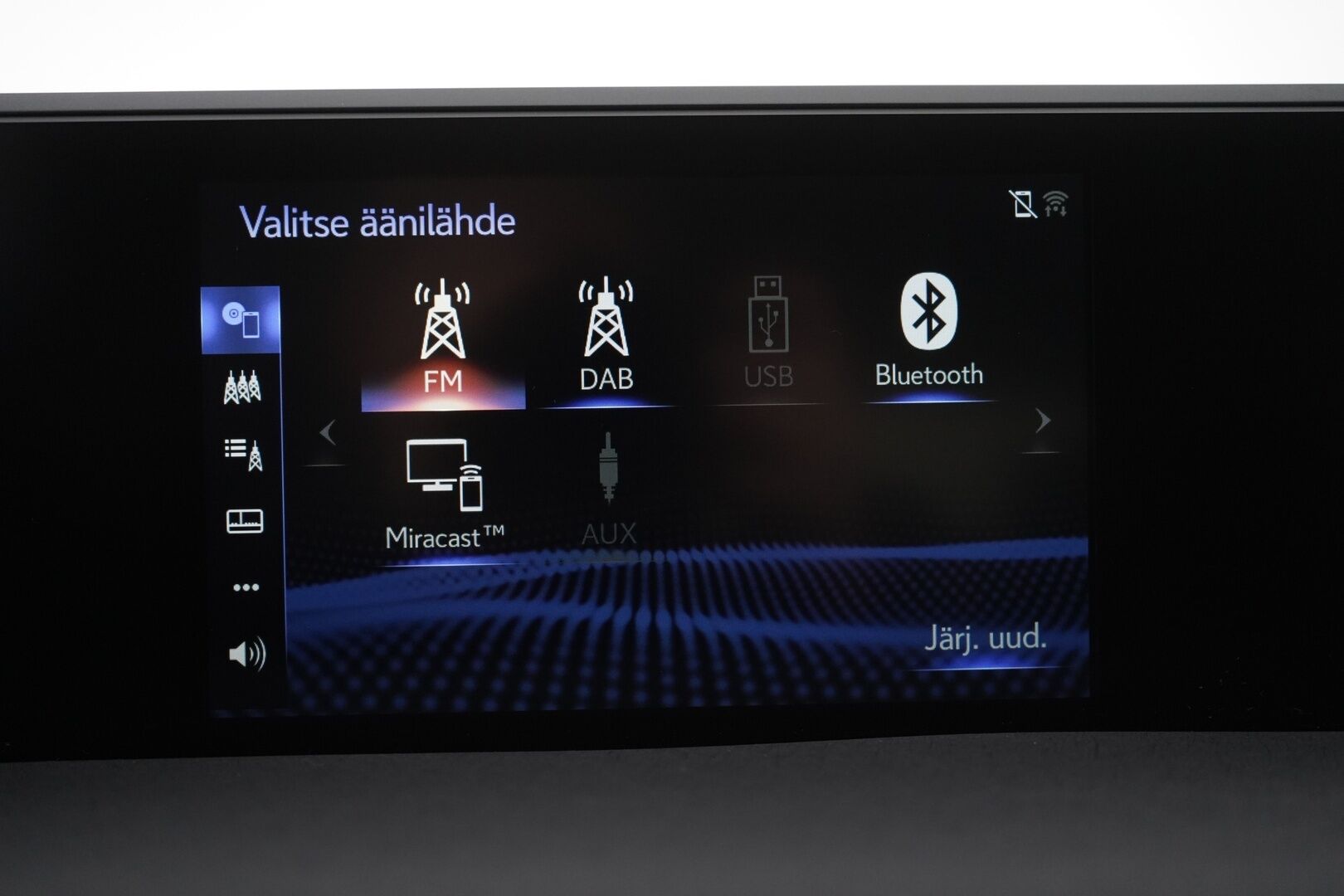 Lexus UX 2022 300e Premium *ACC / Kamera / Ilmastoidut nahat / Keyless* - Kahdet renkaat vanteilla