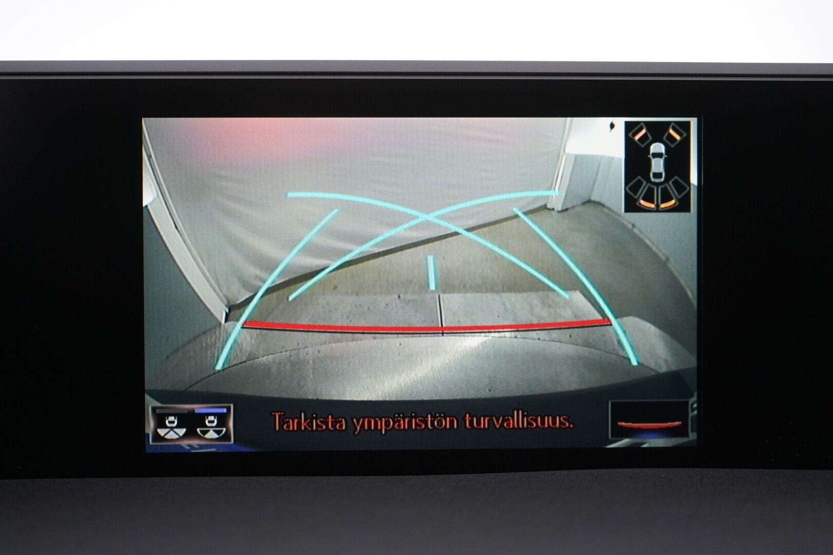 Lexus UX 2022 300e Premium *ACC / Kamera / Ilmastoidut nahat / Keyless* - Kahdet renkaat vanteilla