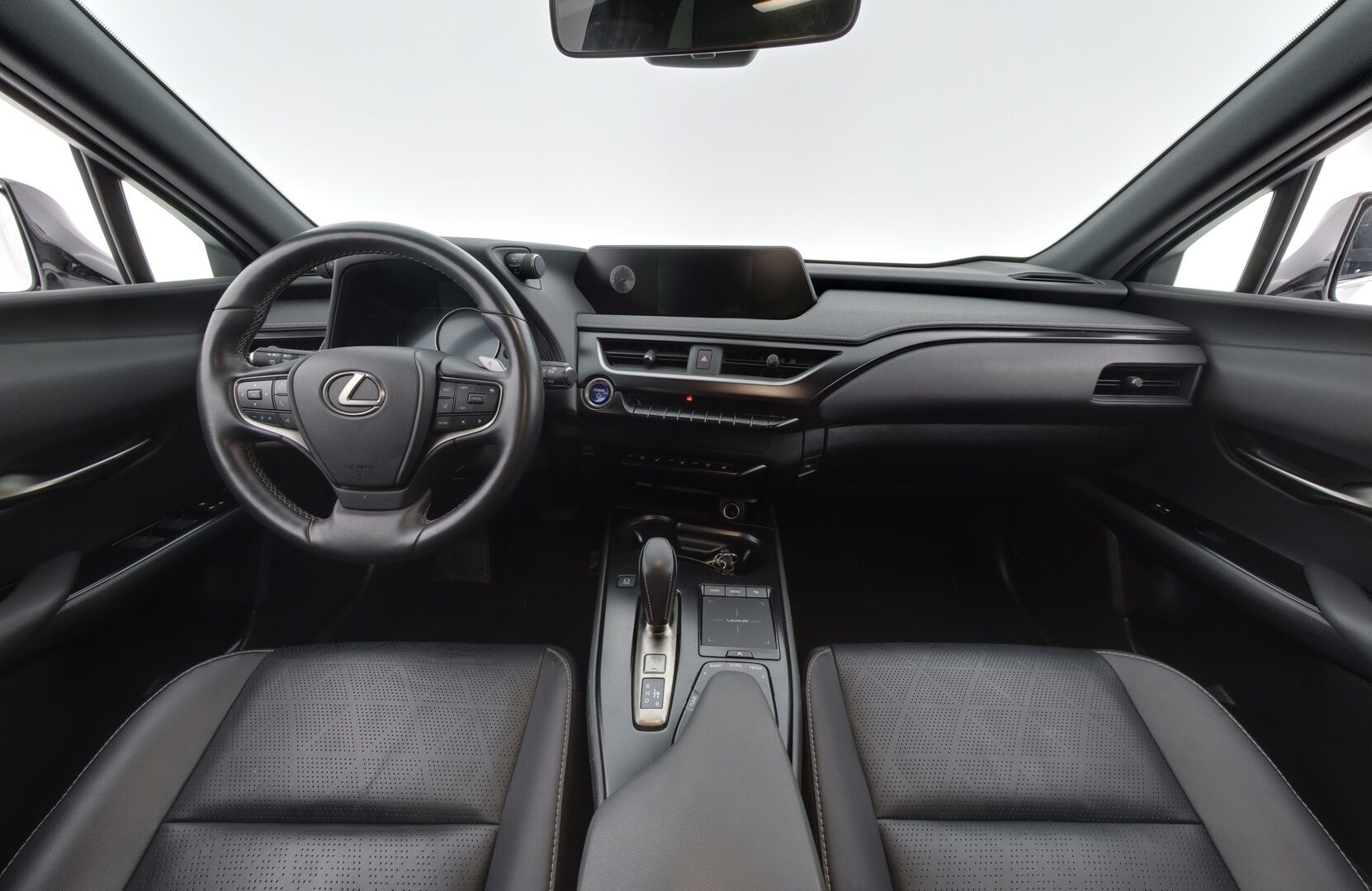 Lexus UX 2022 300e Premium *ACC / Kamera / Ilmastoidut nahat / Keyless* - Kahdet renkaat vanteilla