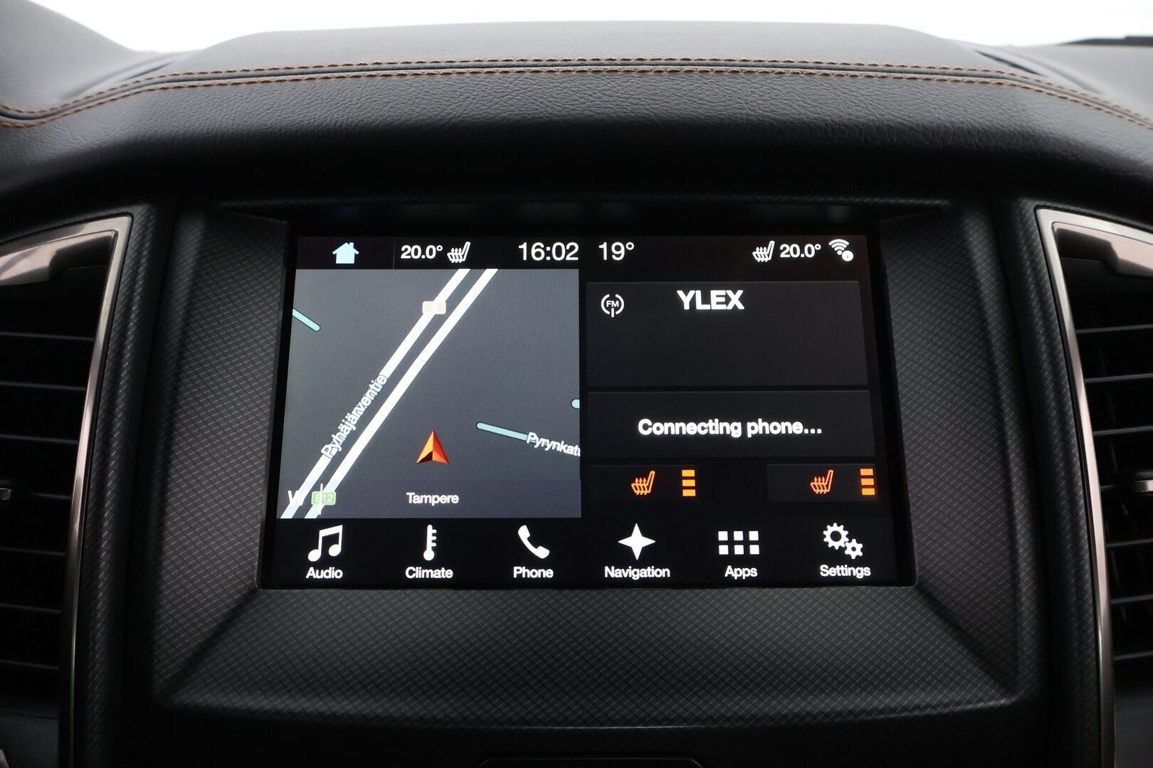 Ford Ranger 2017 Double Cab 3,2TDCi 200 hv A6 Wildtrak 4x4 - Webasto / Adapt.Vakkari / Peruutuskamera / Vetokoukku / Puolinahkasisusta / Lämpölasi / Kahdet hyvät renkaat!