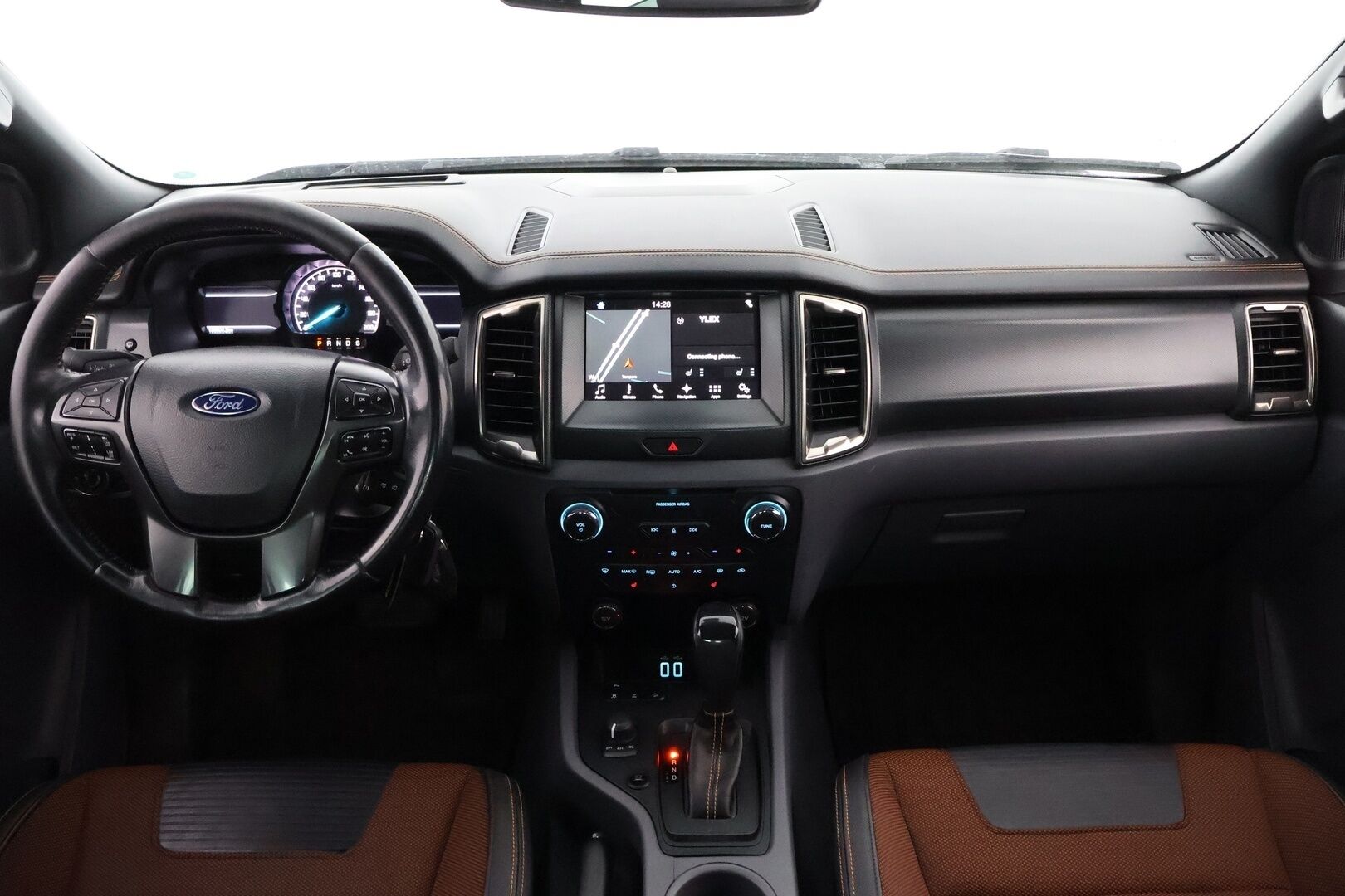 Ford Ranger 2017 Double Cab 3,2TDCi 200 hv A6 Wildtrak 4x4 - Webasto / Adapt.Vakkari / Peruutuskamera / Vetokoukku / Puolinahkasisusta / Lämpölasi / Kahdet hyvät renkaat!