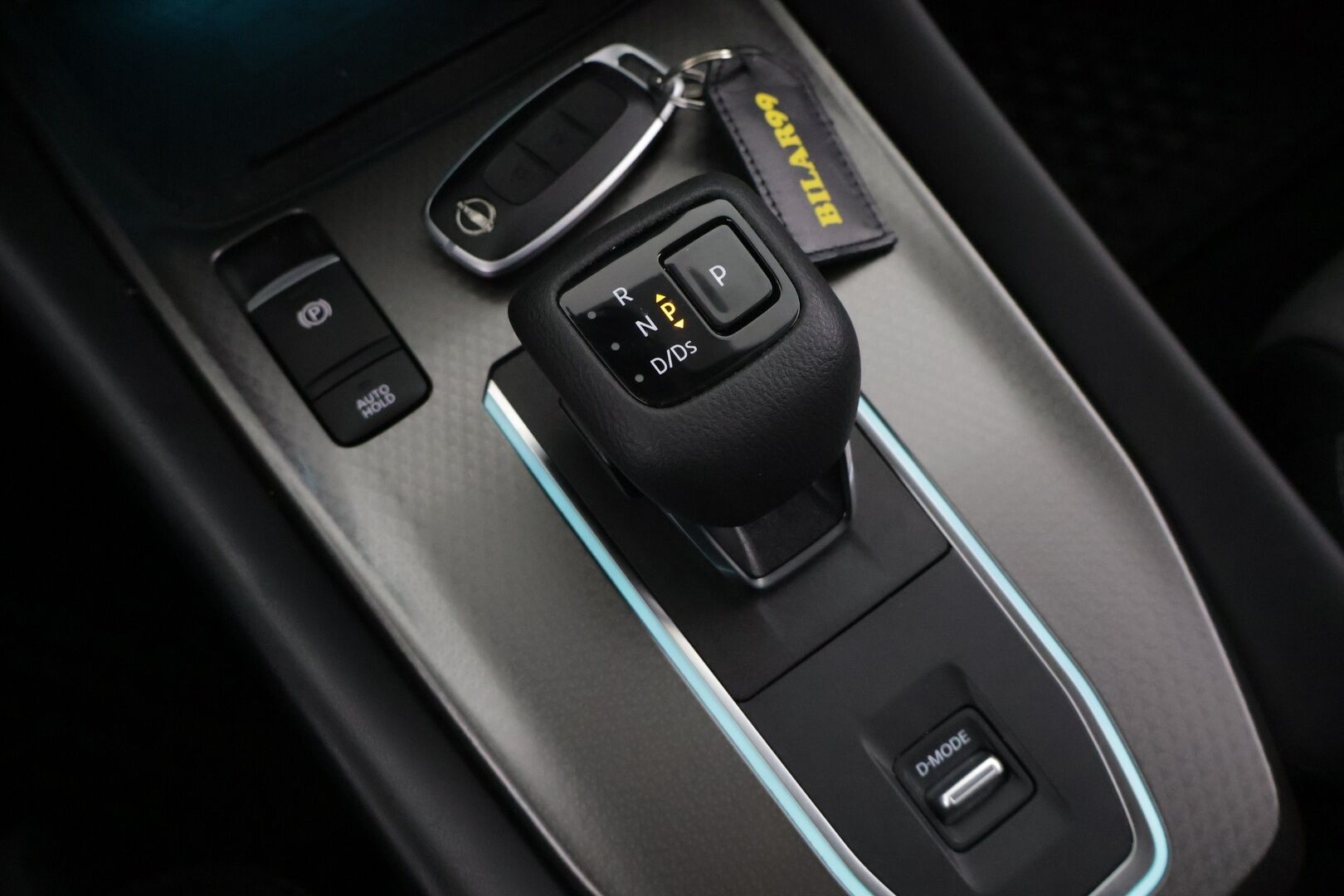 Nissan Qashqai 2025 MHEV 158 Xtronic 2WD N-Connecta 2-tone MY24 - 360* Kamera | P-Kamera | Tutkat | Navi | ACC | Digimittaristo | 1-om Suomi-auto 