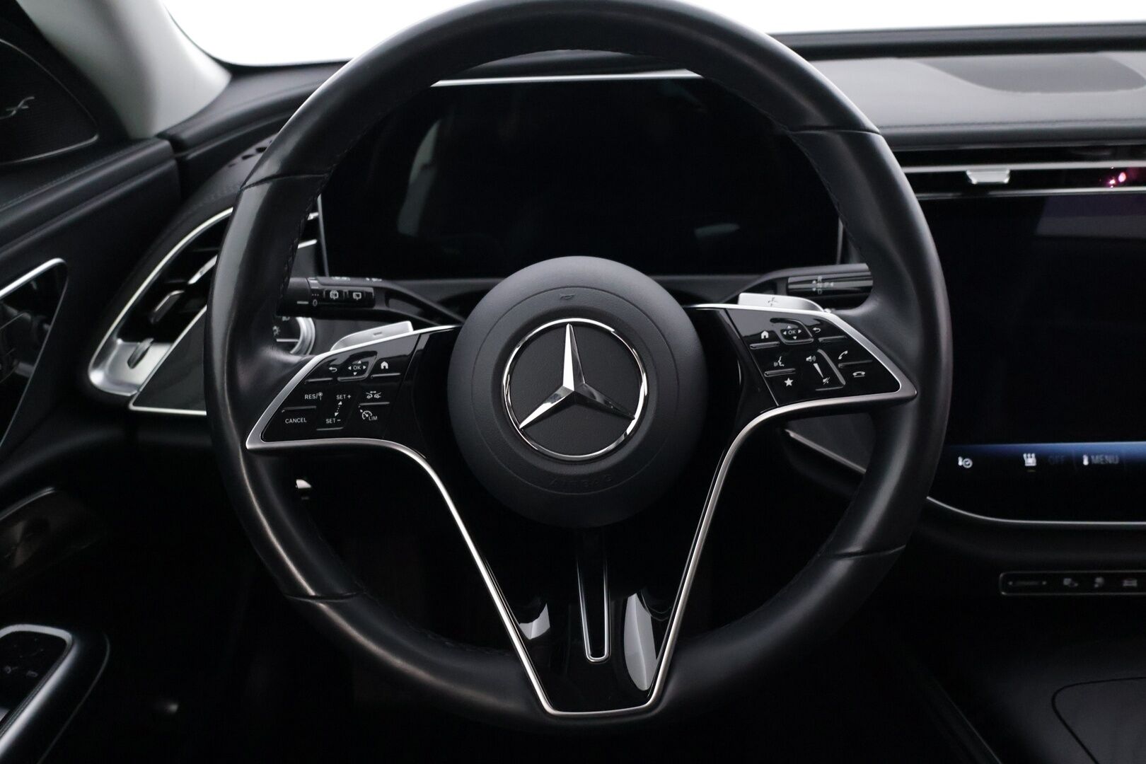 Mercedes-Benz E 2024 300 de 4MATIC A All-Terrain - Webasto | Burmester | DTR+ | 360-Kamera | Vetokoukku | Muistipenkki | Nahkasisusta | Huippuvarusteet!