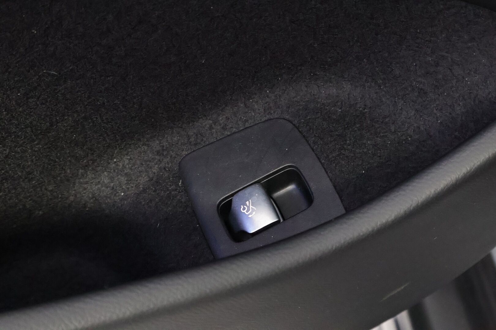 Mercedes-Benz E 2024 300 de 4MATIC A All-Terrain - Webasto | Burmester | DTR+ | 360-Kamera | Vetokoukku | Muistipenkki | Nahkasisusta | Huippuvarusteet!