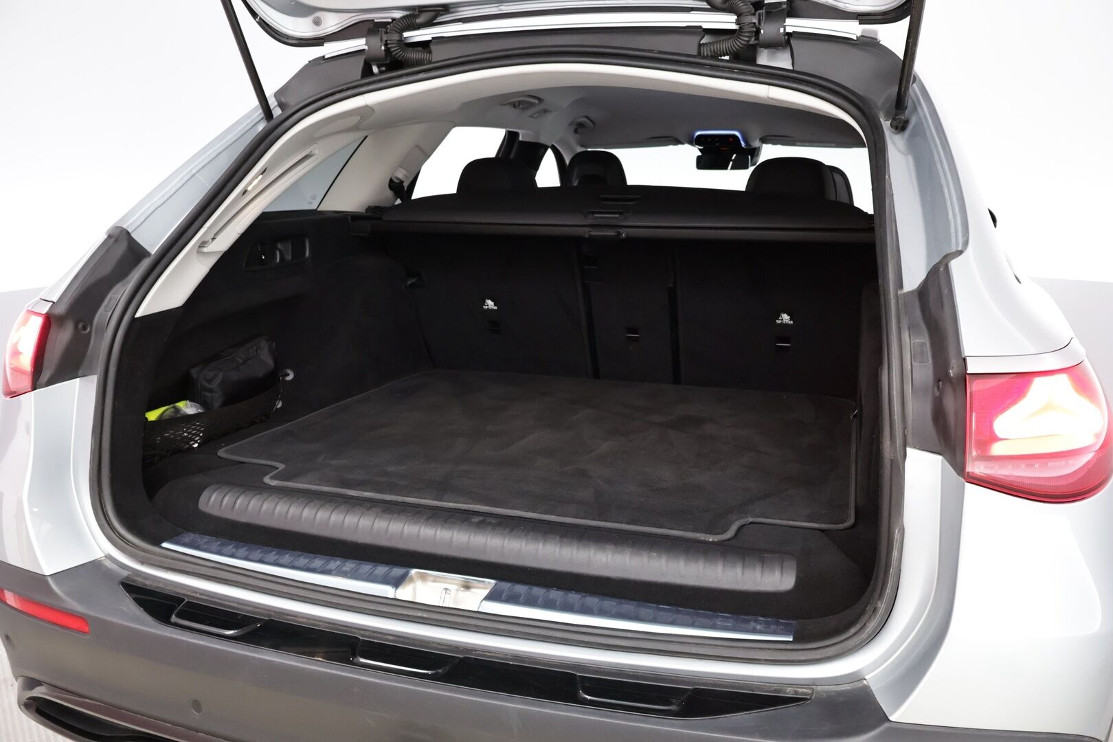 Mercedes-Benz E 2024 300 de 4MATIC A All-Terrain - Webasto | Burmester | DTR+ | 360-Kamera | Vetokoukku | Muistipenkki | Nahkasisusta | Huippuvarusteet!
