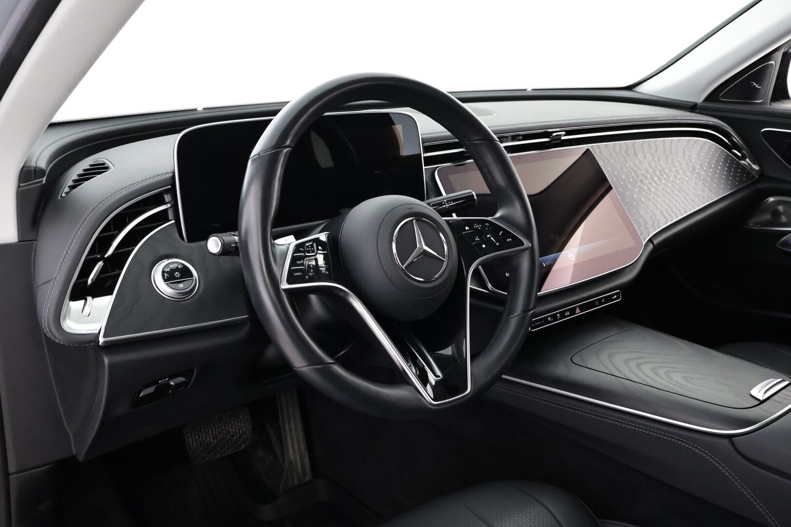Mercedes-Benz E 2024 300 de 4MATIC A All-Terrain - Webasto | Burmester | DTR+ | 360-Kamera | Vetokoukku | Muistipenkki | Nahkasisusta | Huippuvarusteet!