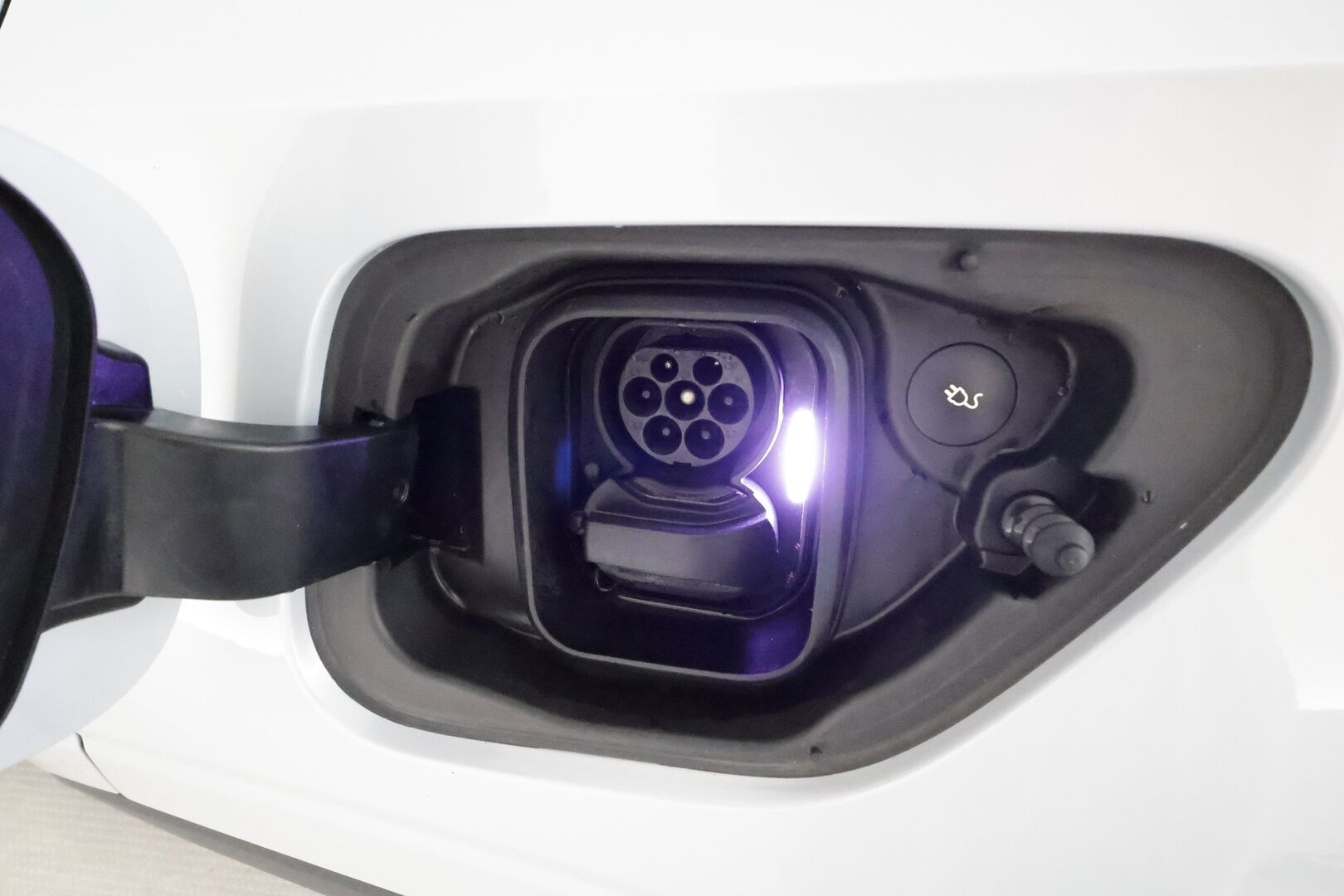 Polestar 2 2021 Launch Edition 300kW *H&K / Lasikatto / Pixel-LED  / ACC / 360° / Koukku / Sportpenkki Muistilla / Navi / Kaistavahti* - Kahdet Polestarin alumiinivanteet / SOH 92% / Pilot&Plus / Puhdas Carvertical / SUPER VARUSTEET!
